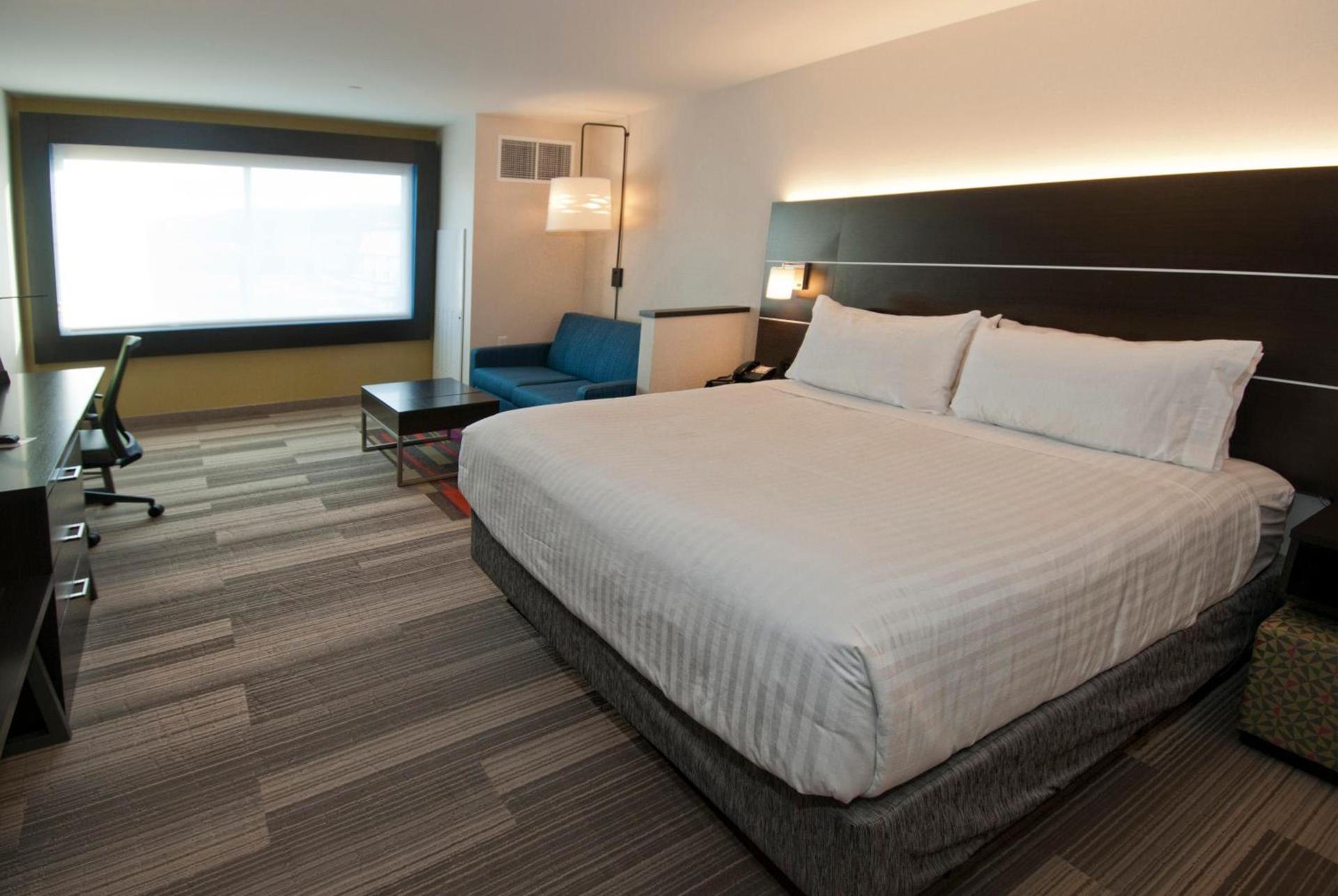Holiday Inn Express & Suites Johnstown by IHG photo 28