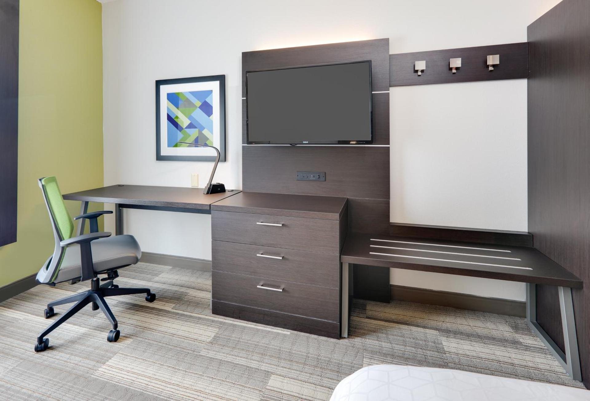 Holiday Inn Express Hotel & Suites Dublin by IHG photo 29
