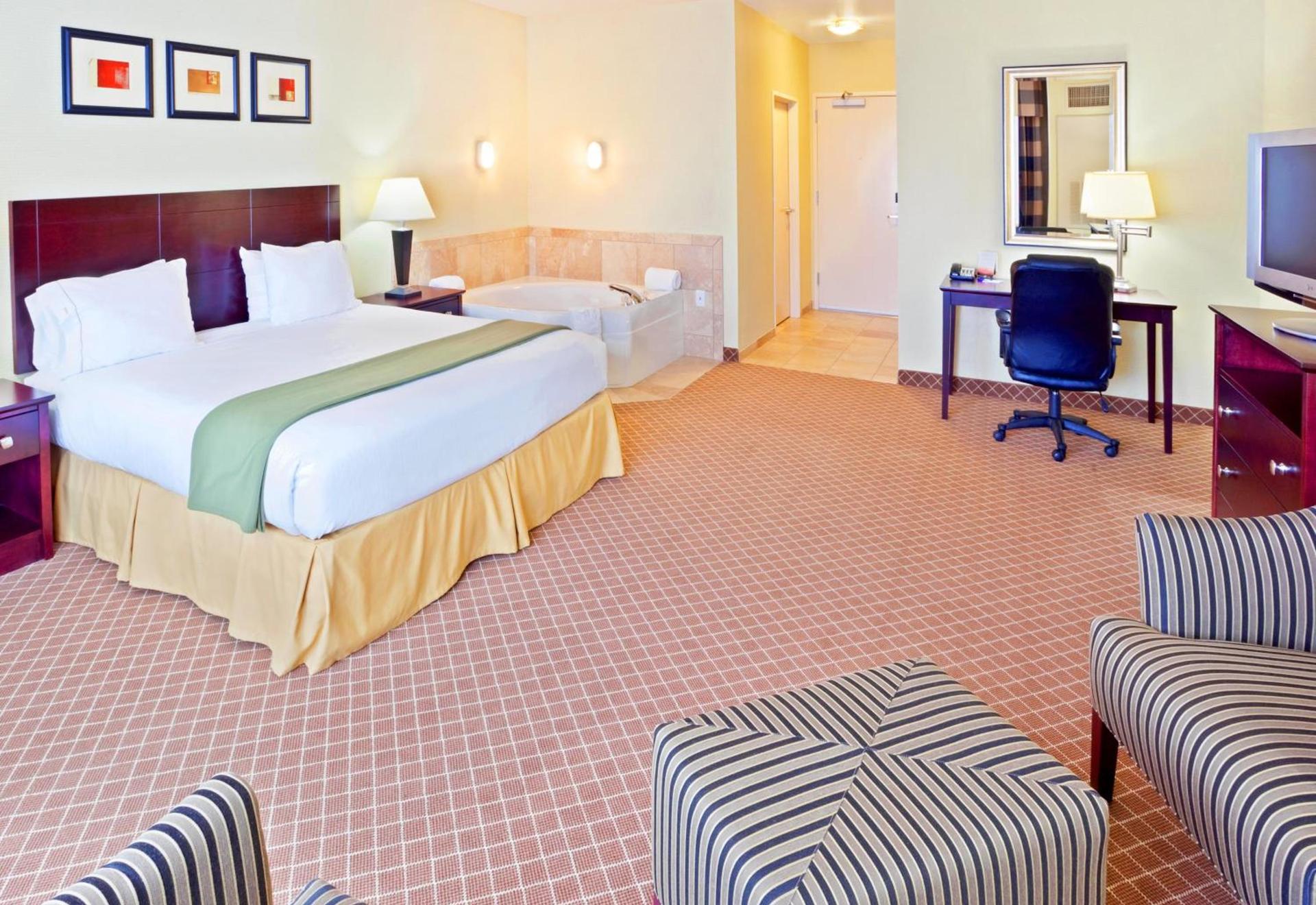 Holiday Inn Express Hotel & Suites Chehalis - Centralia by IHG photo 11
