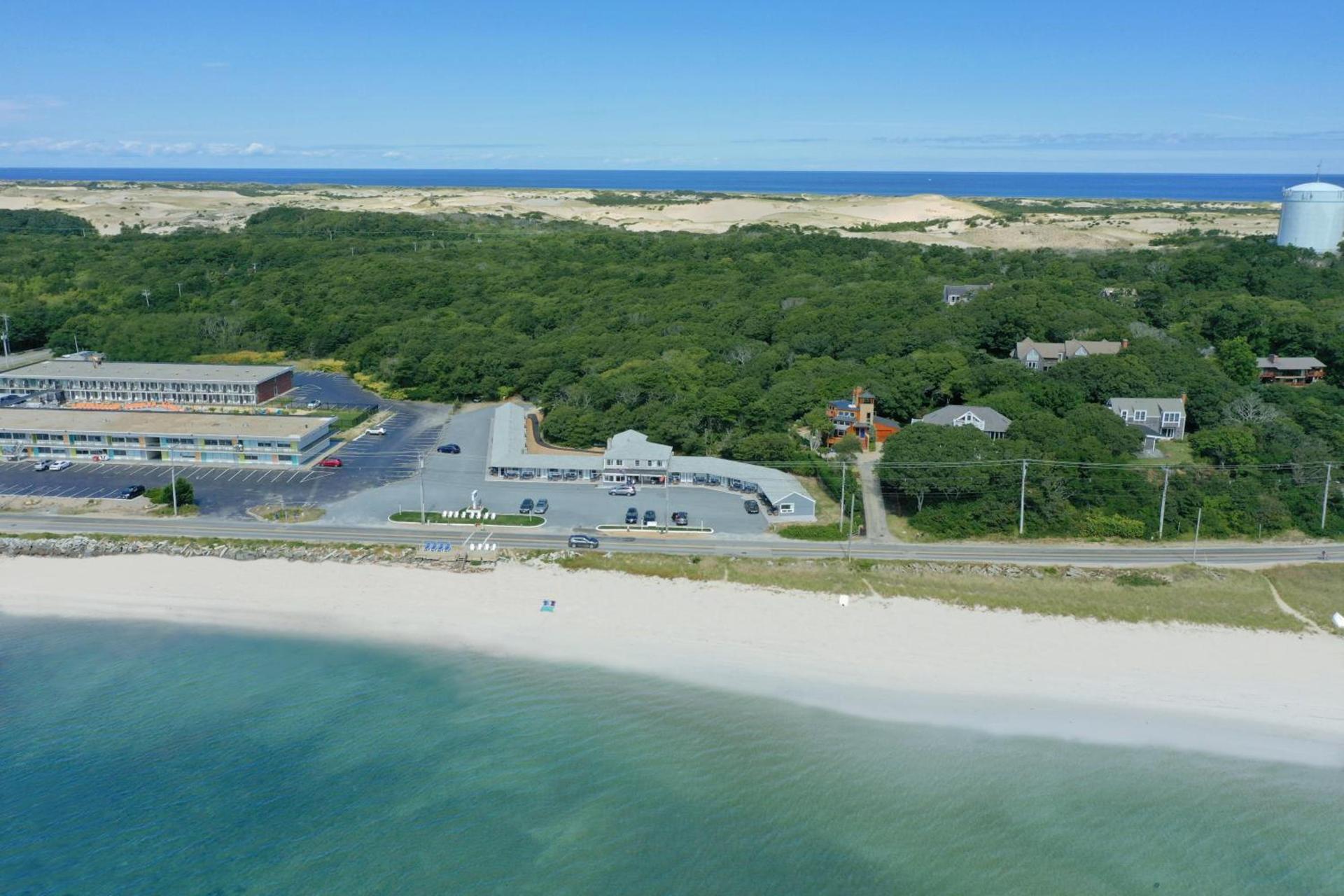 Breakwater Hotel — hotel in Provincetown