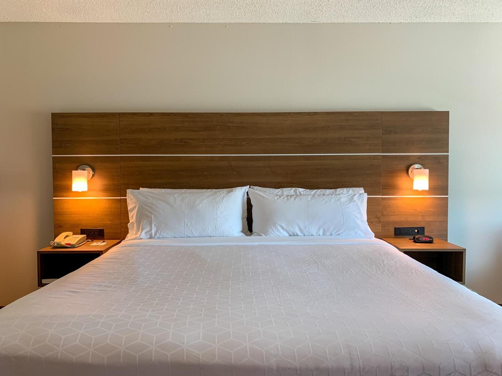Holiday Inn Express & Suites Lexington Downtown Area-Keeneland by IHG photo 37
