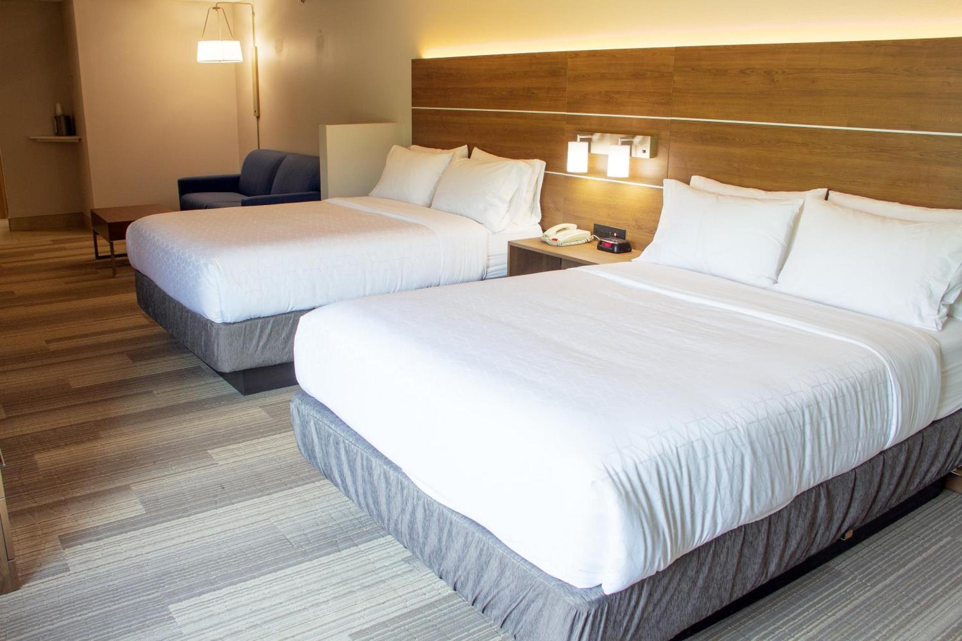 Holiday Inn Express & Suites Lexington Downtown Area-Keeneland by IHG photo 44