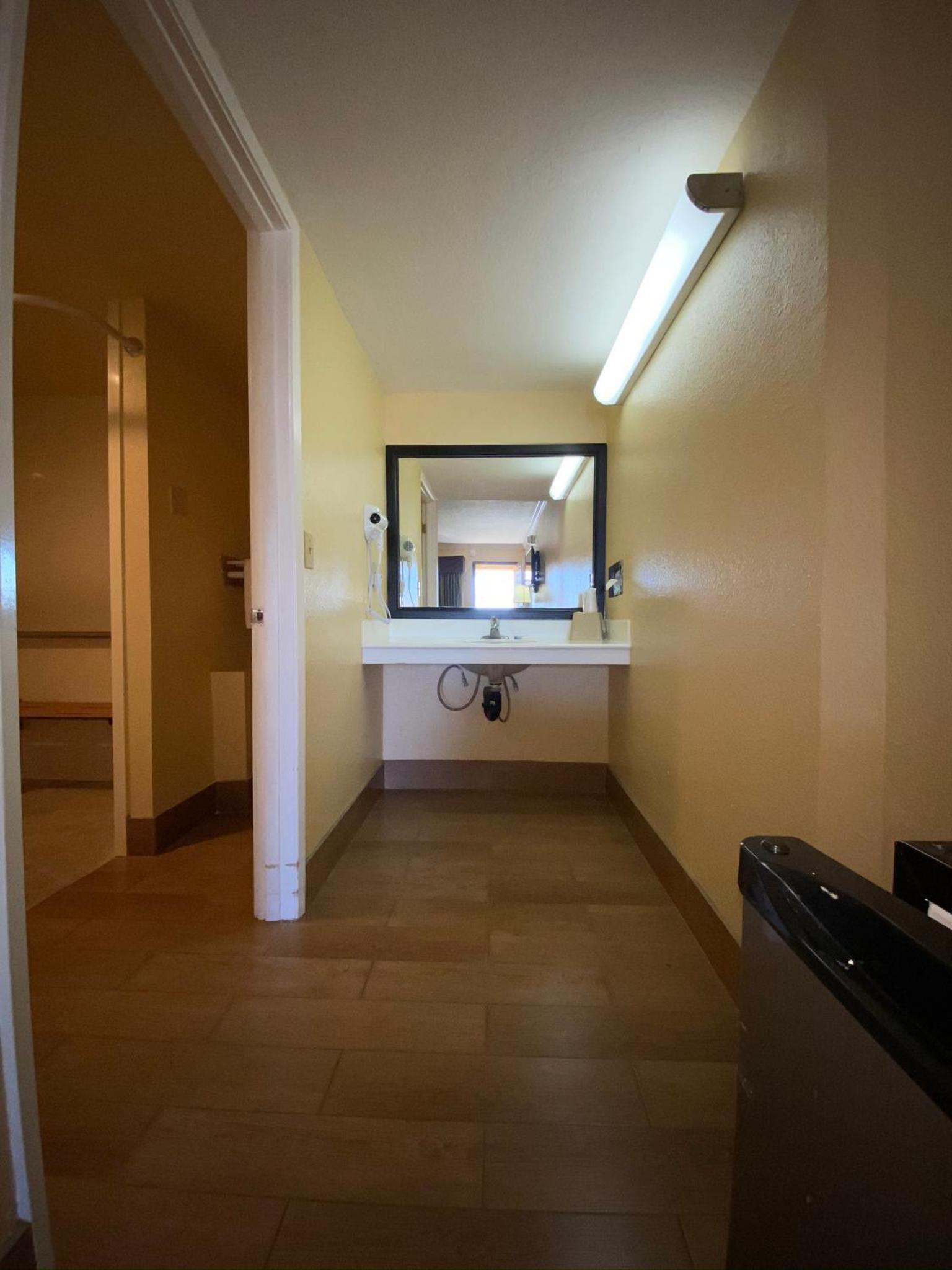 Americas Best Value Inn - Azusa/Pasadena photo 4