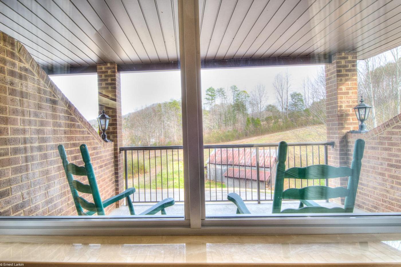 Townsend River Breeze Inn photo 24