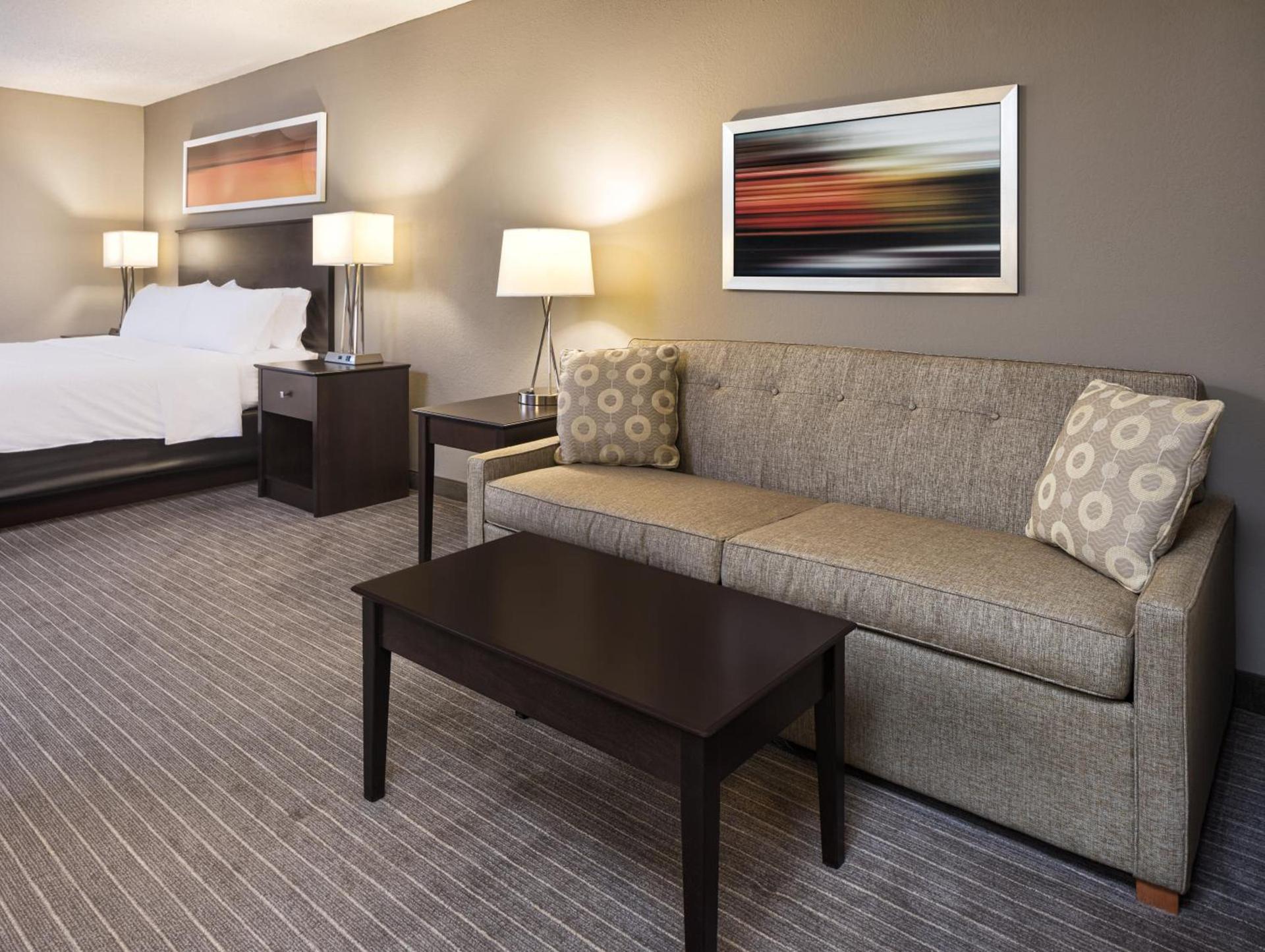 Holiday Inn Express Hotel & Suites Minneapolis - Minnetonka by IHG photo 3