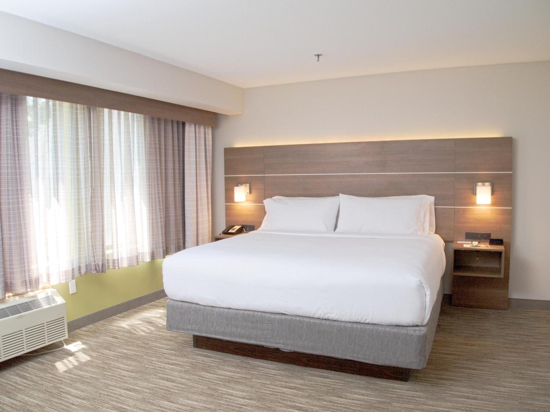 Holiday Inn Express South Burlington by IHG photo 17