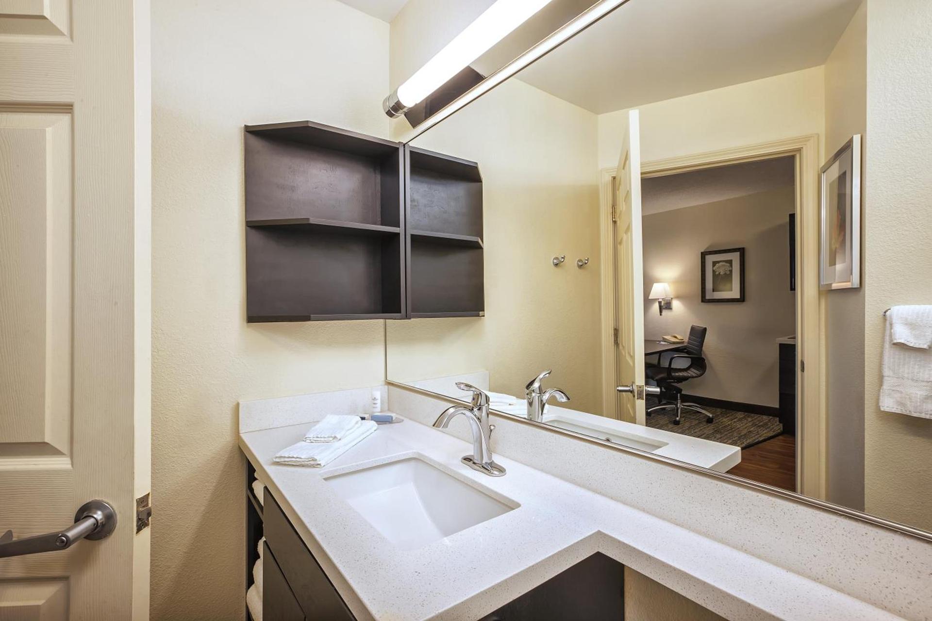 Candlewood Suites Indianapolis Northeast by IHG photo 10