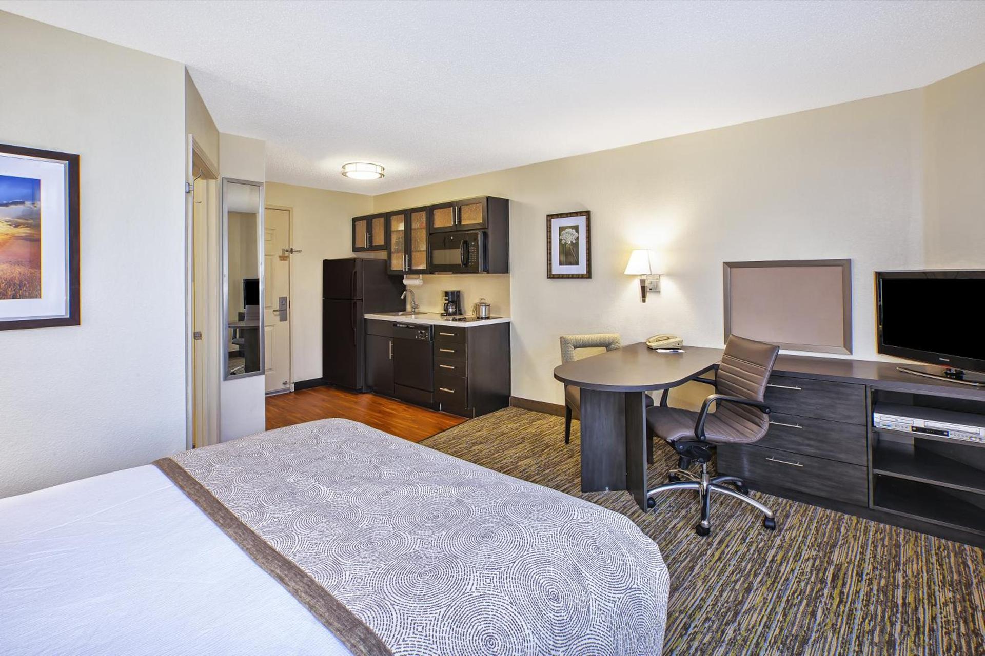 Candlewood Suites Indianapolis Northeast by IHG photo 13