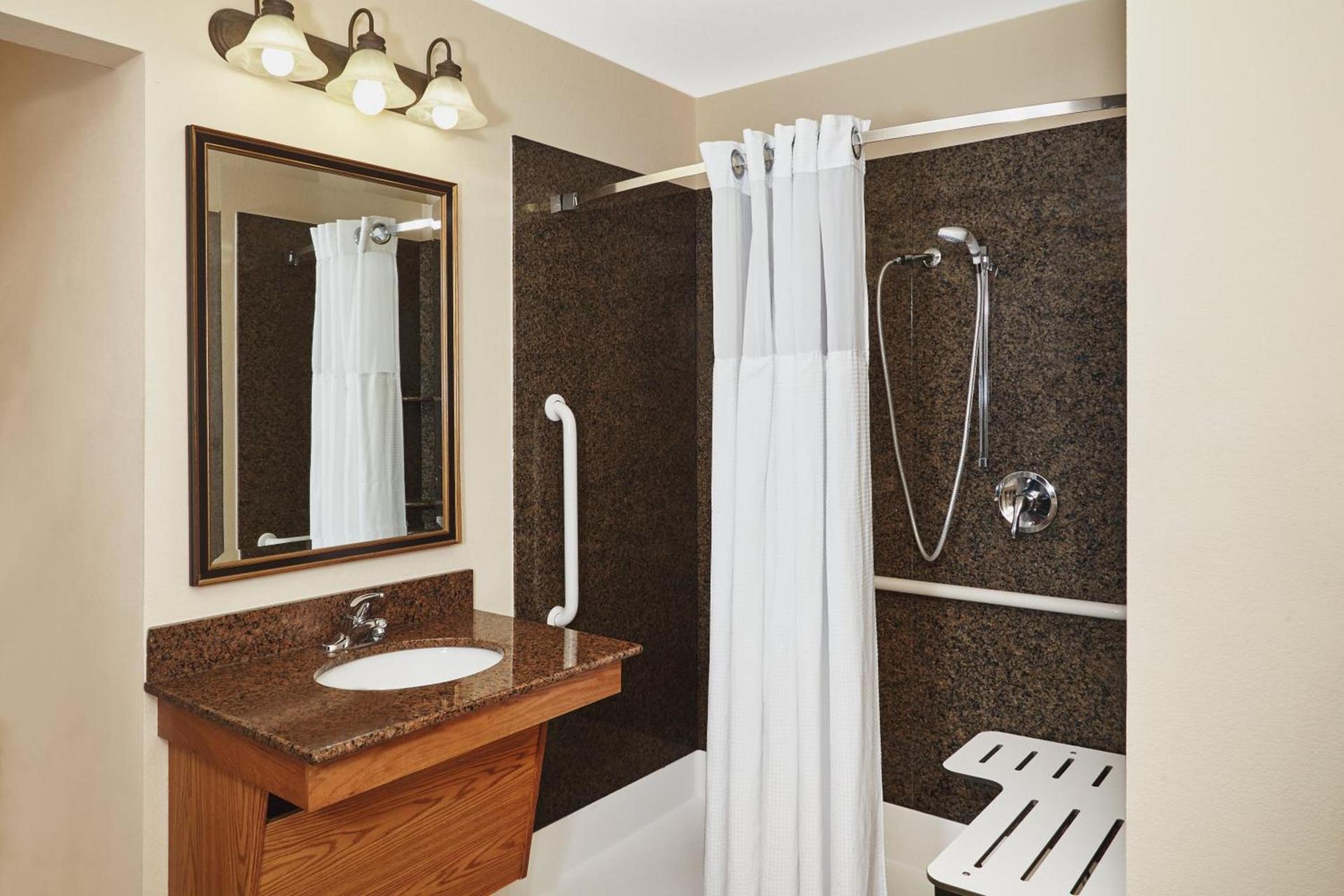 Staybridge Suites Milwaukee Airport South by IHG photo 18