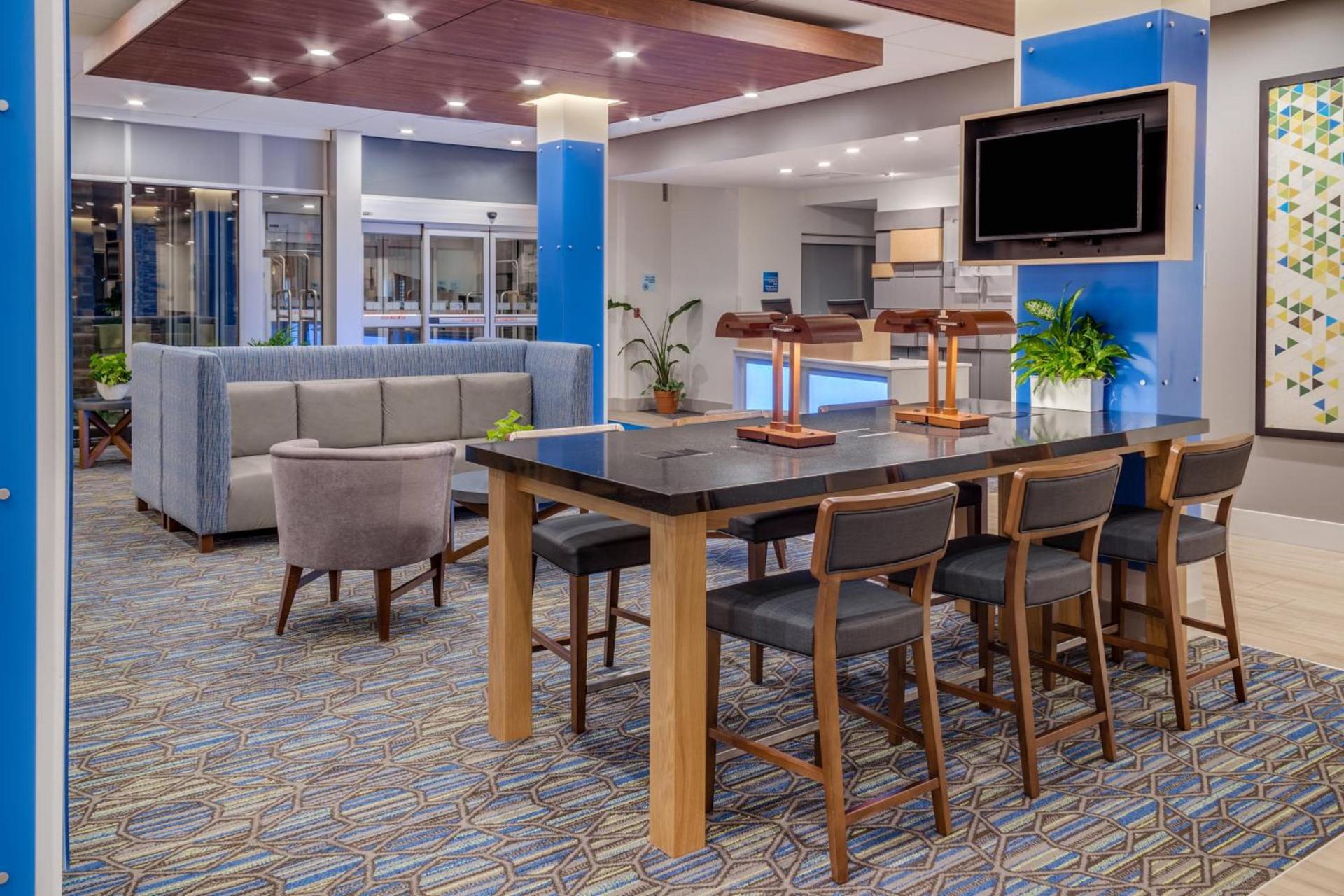 Holiday Inn Express & Suites - Rice Lake by IHG photo 7