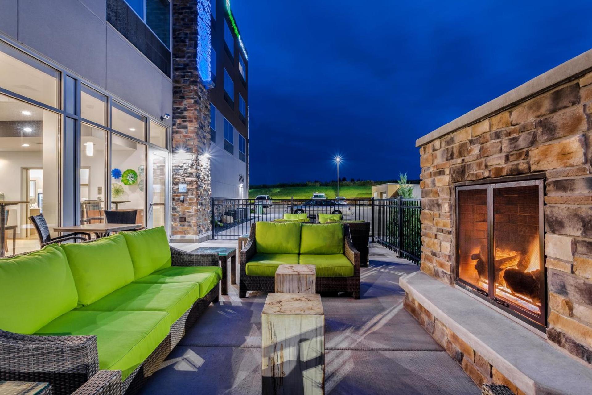 Holiday Inn Express & Suites - Rice Lake by IHG photo 11