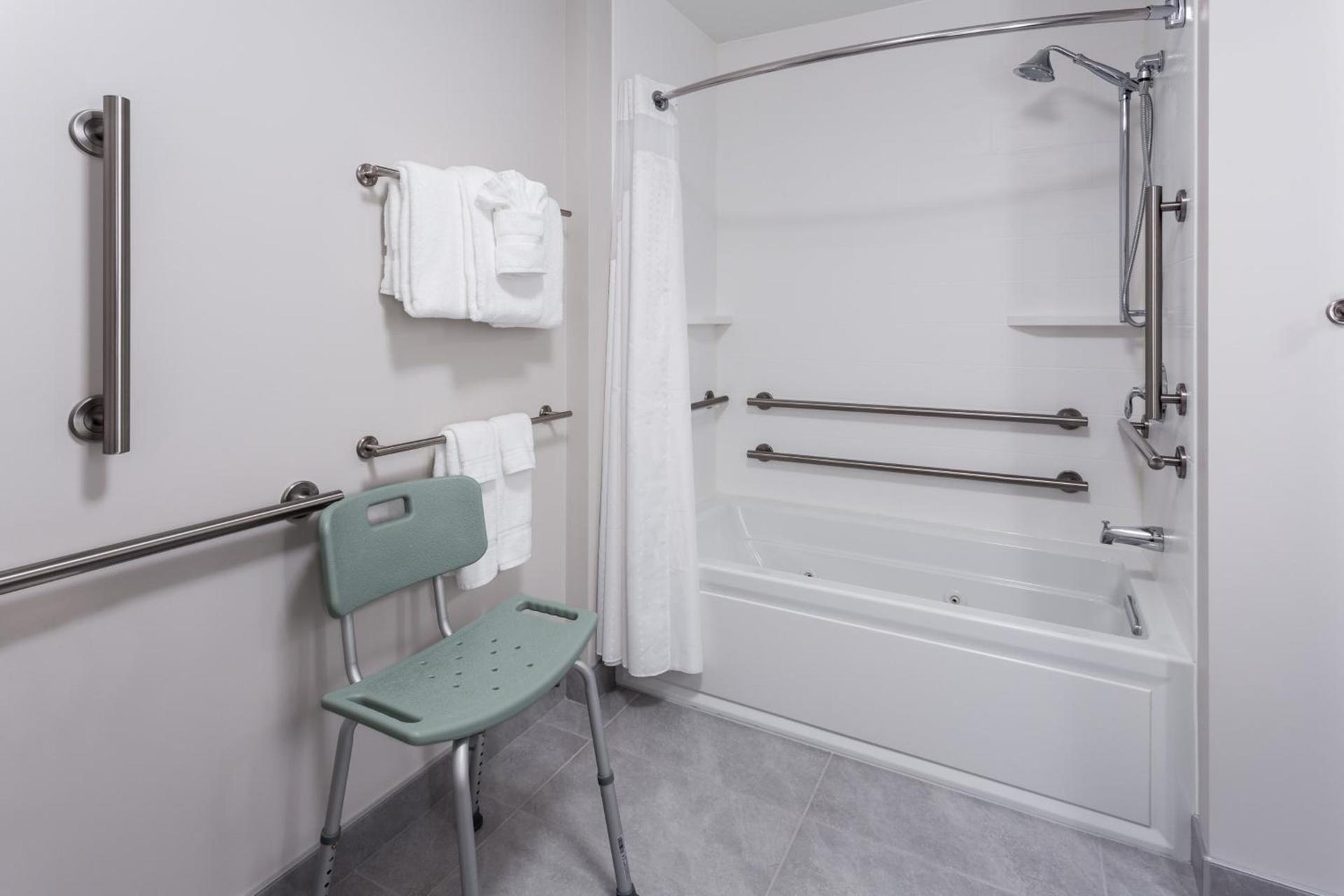 Holiday Inn Express & Suites - Rice Lake by IHG photo 20