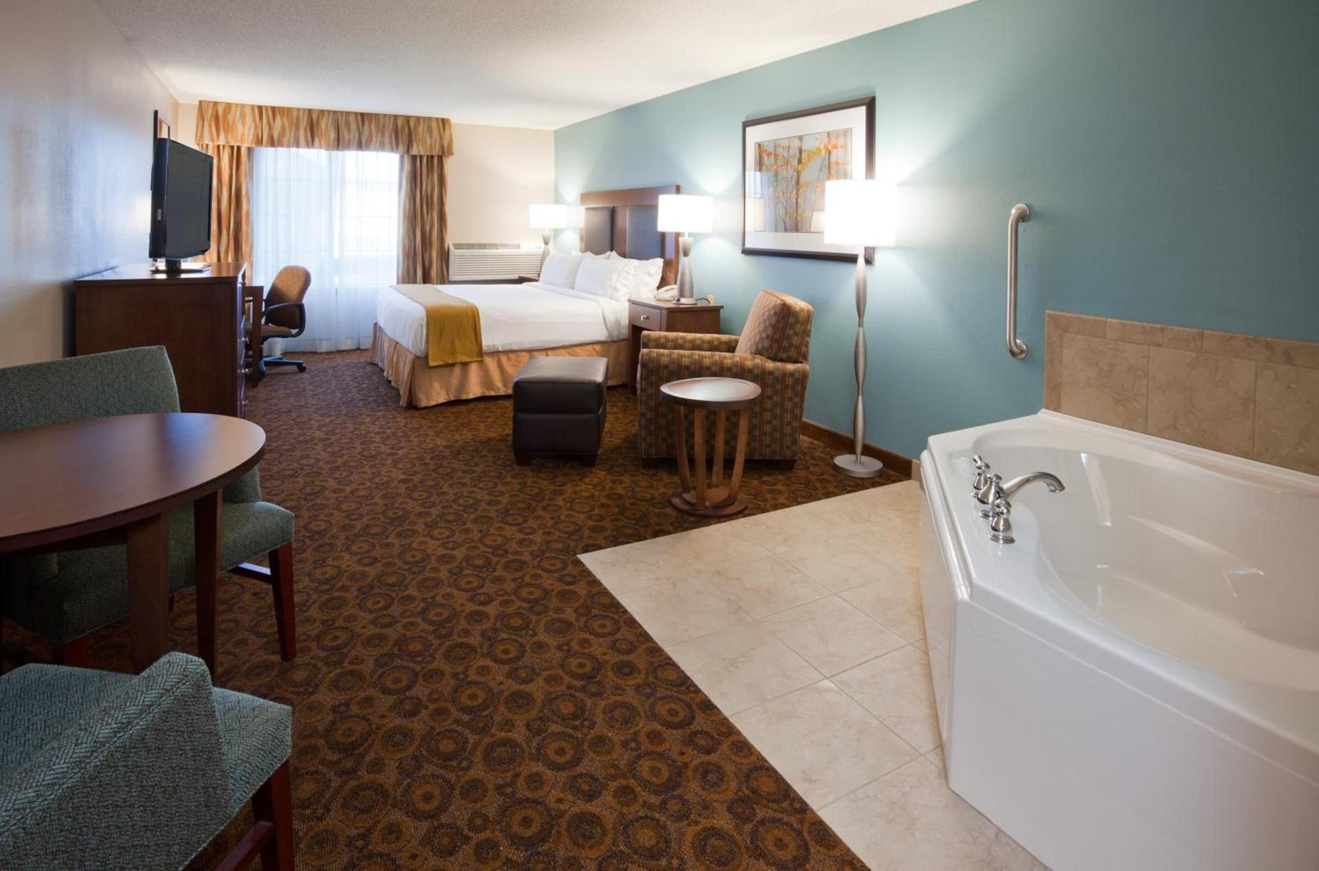 Holiday Inn Express and Suites St. Cloud by IHG photo 57