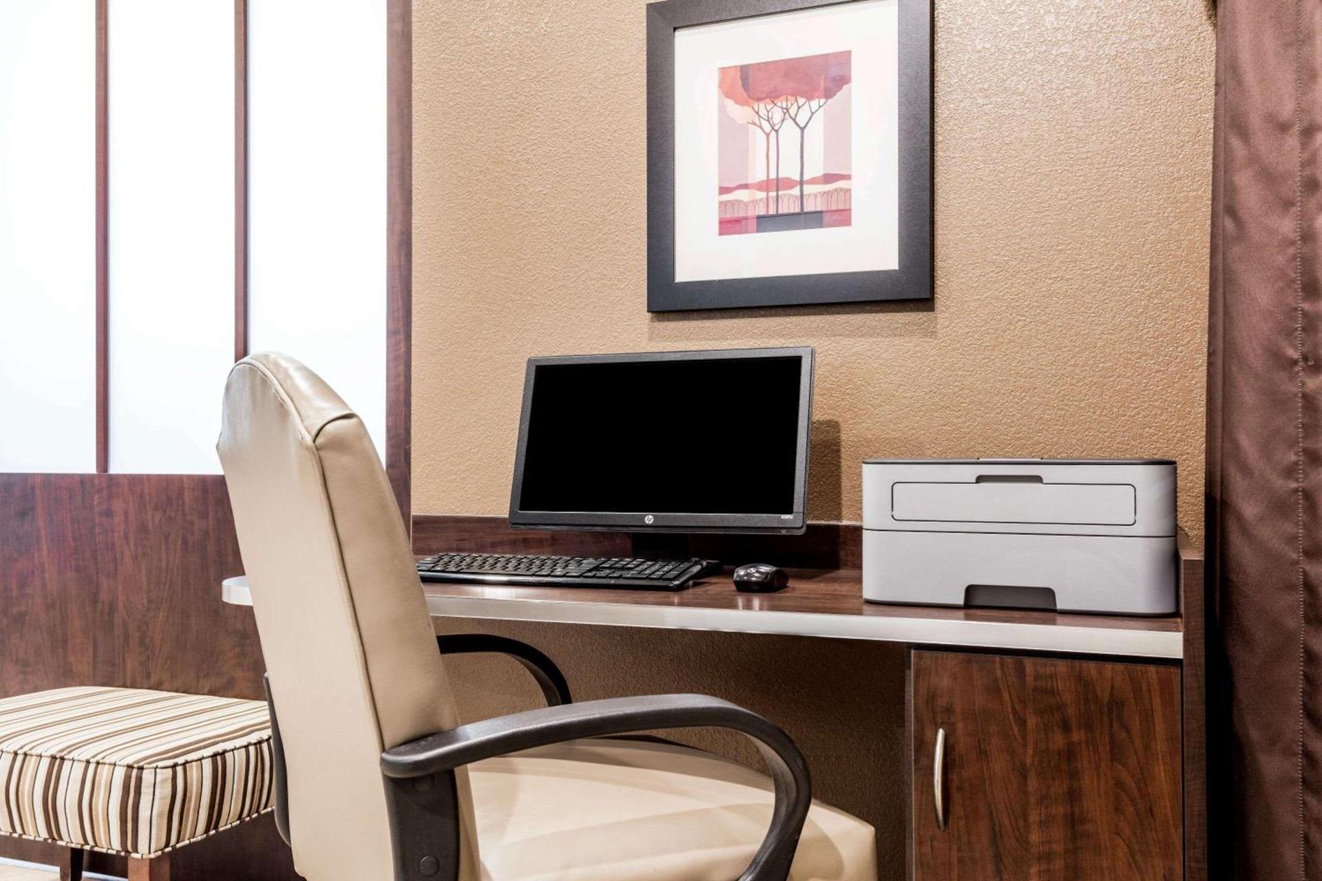 Microtel Inn & Suites by Wyndham Macon photo 16