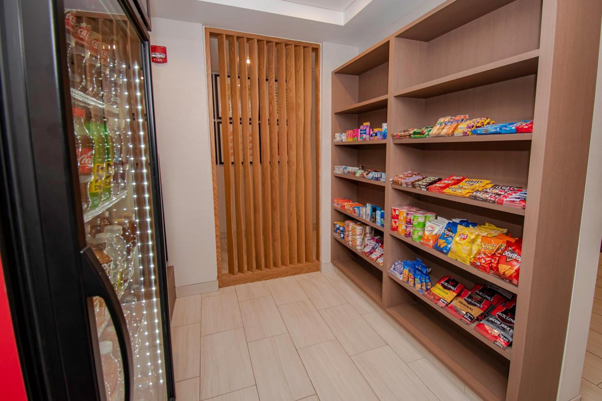 Holiday Inn Express & Suites Tonawanda - Buffalo Area by IHG photo 7
