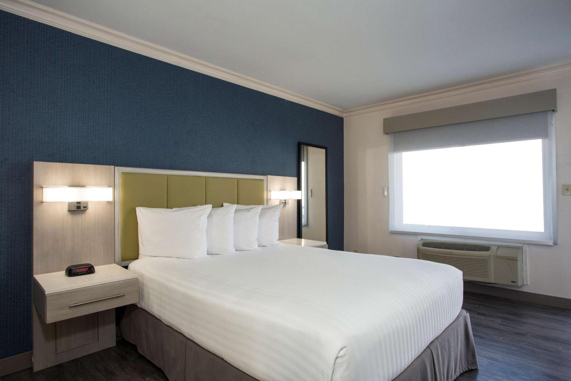 SureStay Hotel by Best Western Santa Monica photo 51