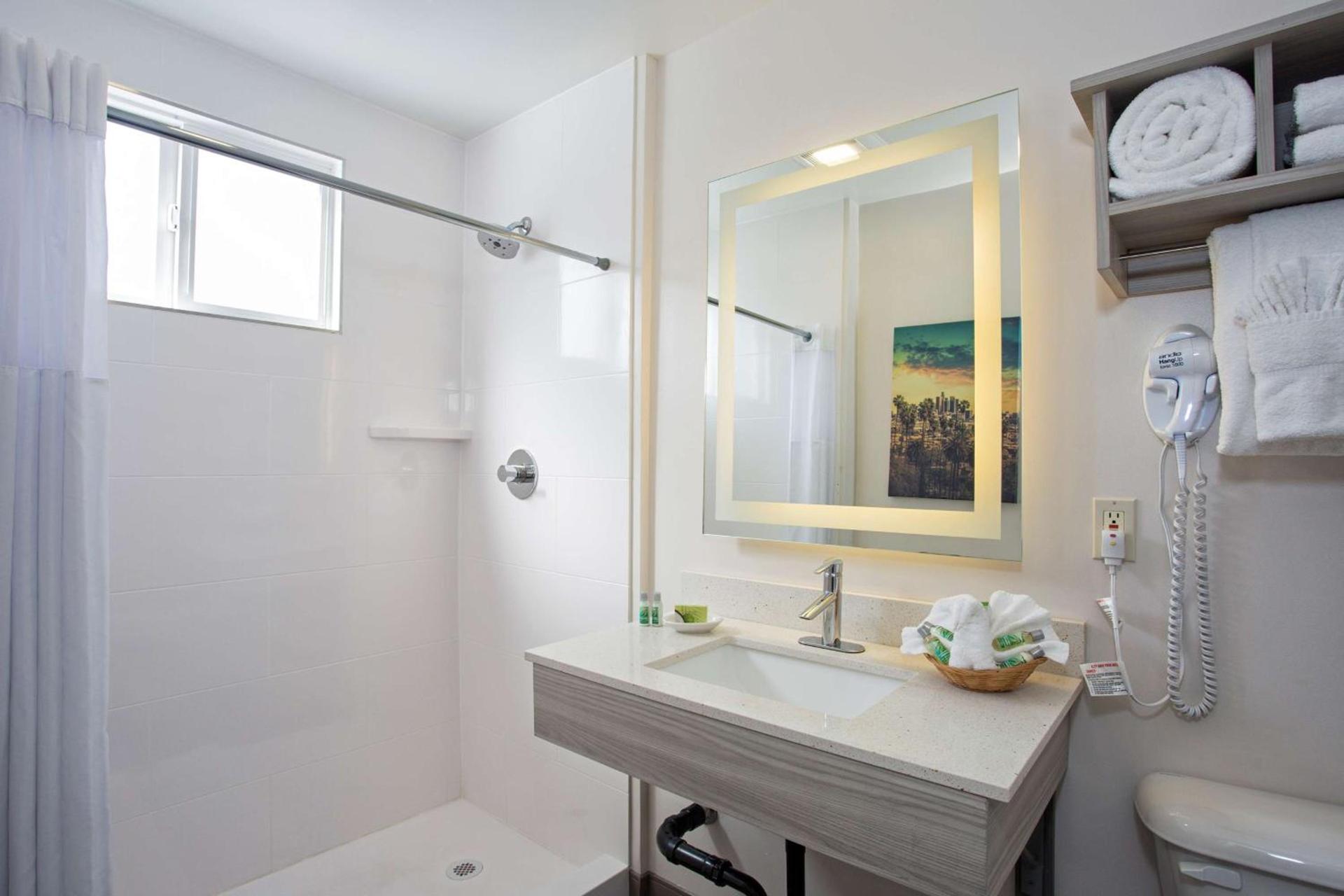 SureStay Hotel by Best Western Santa Monica photo 62