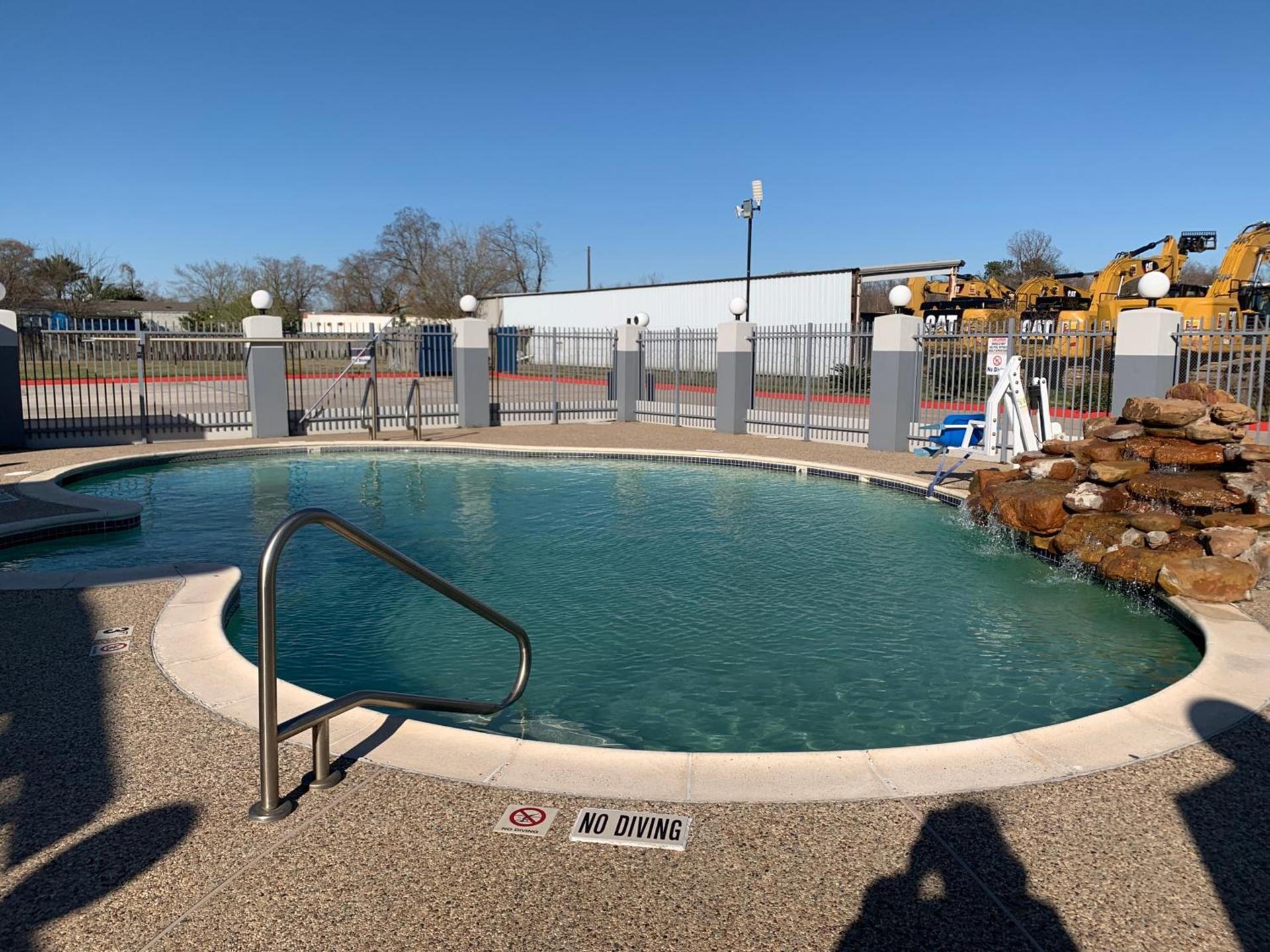 Sunrise Inn & Suites photo 31