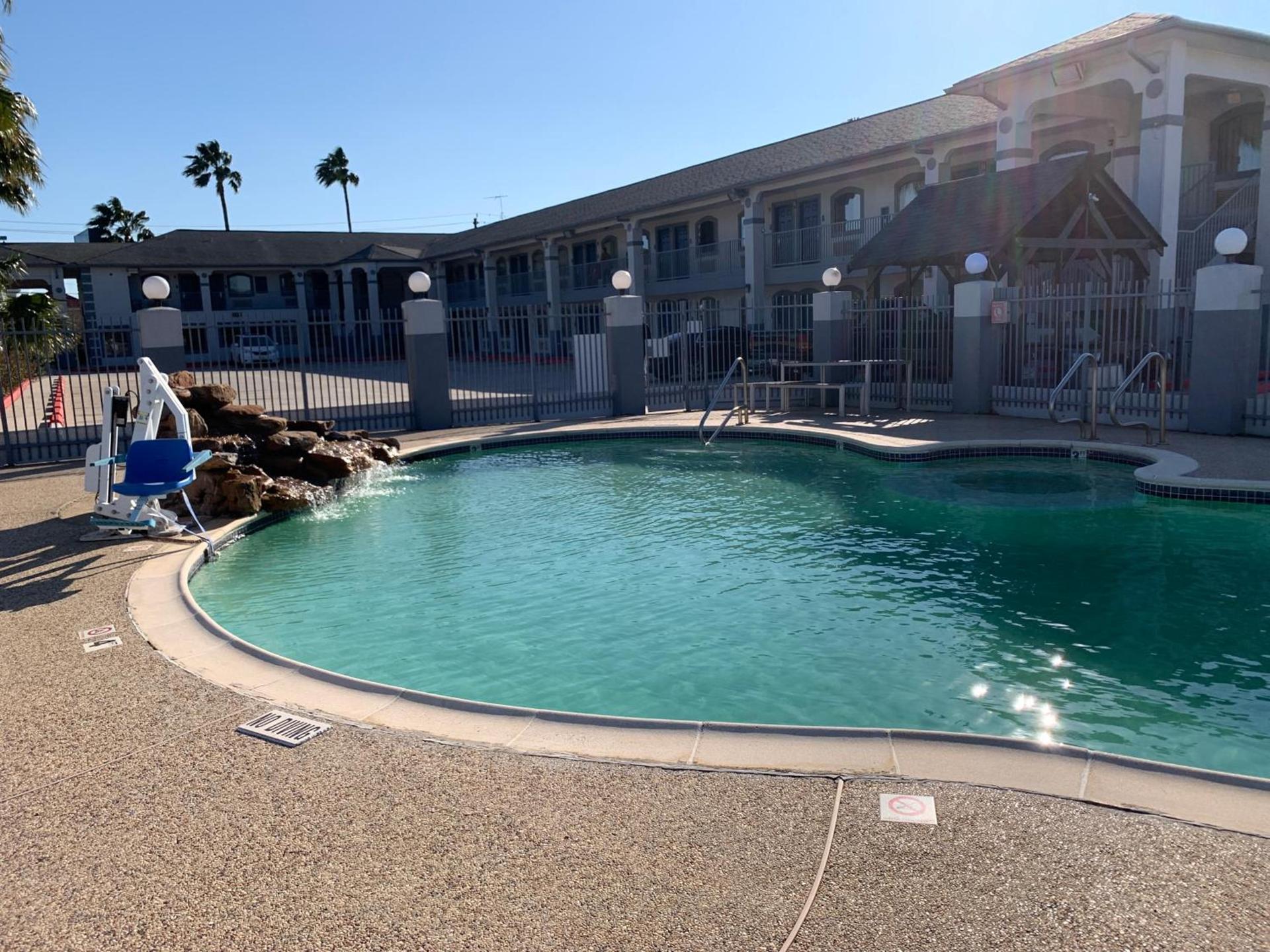 Sunrise Inn & Suites photo 29