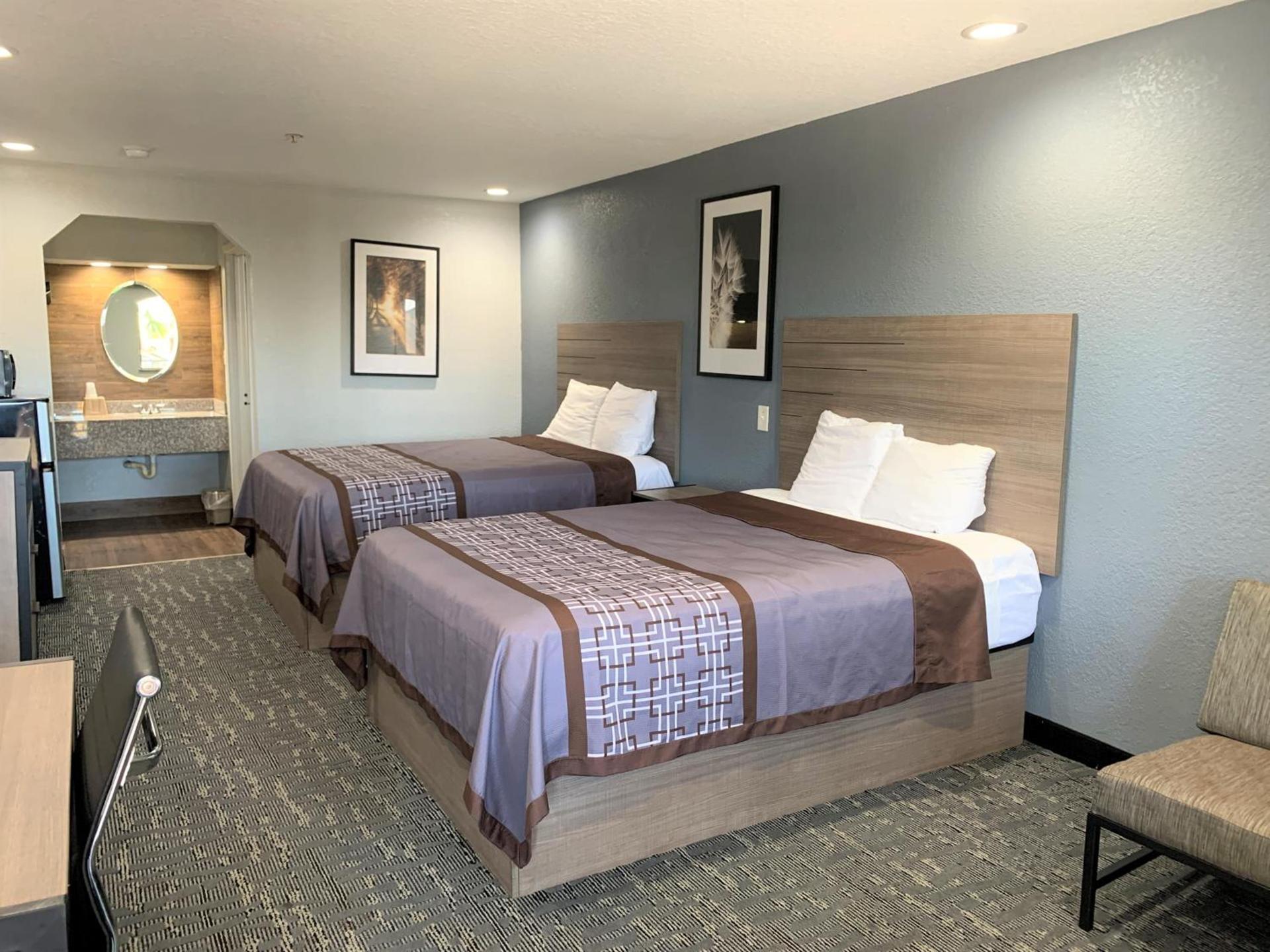 Sunrise Inn & Suites photo 25