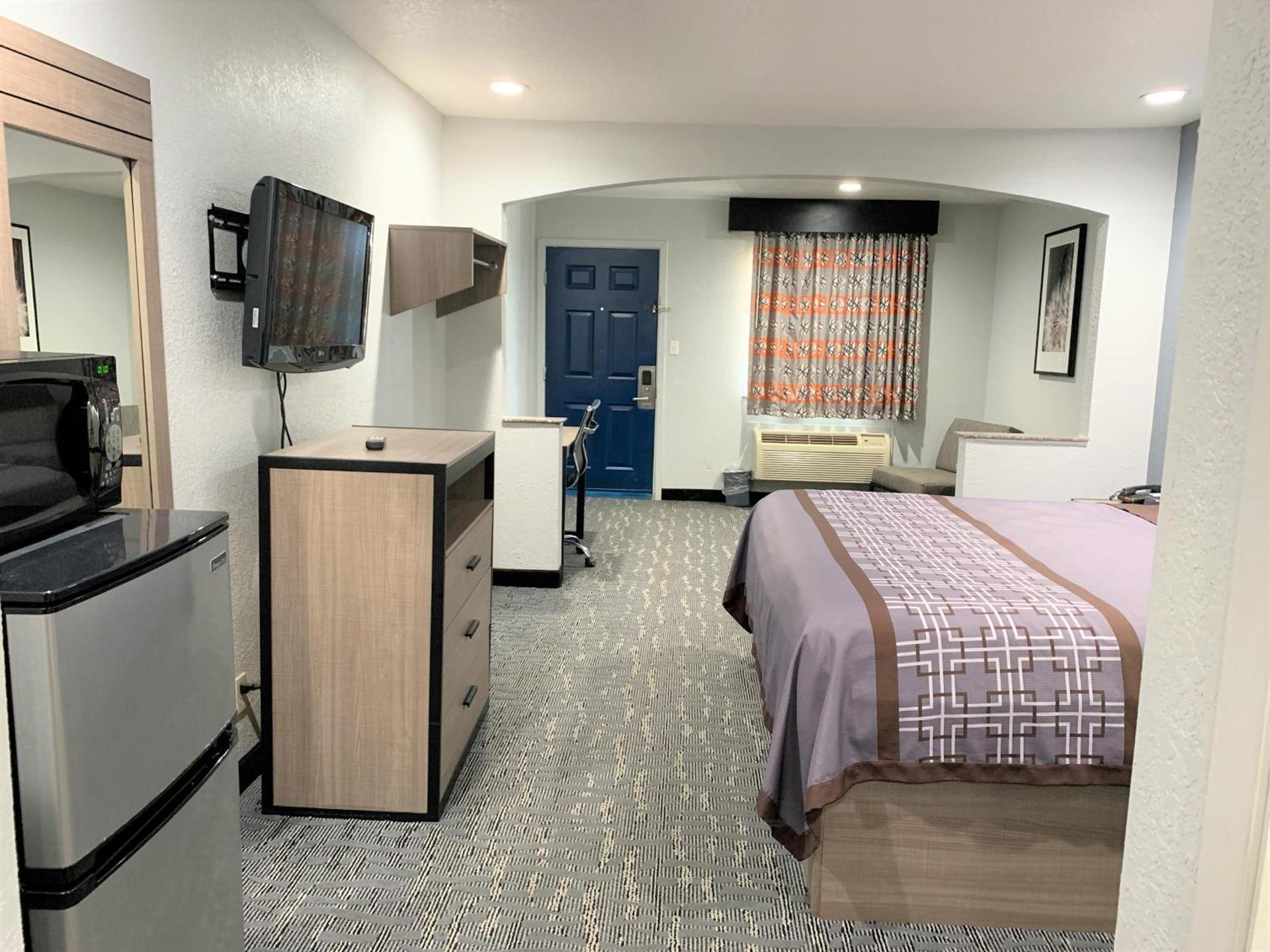 Sunrise Inn & Suites photo 23