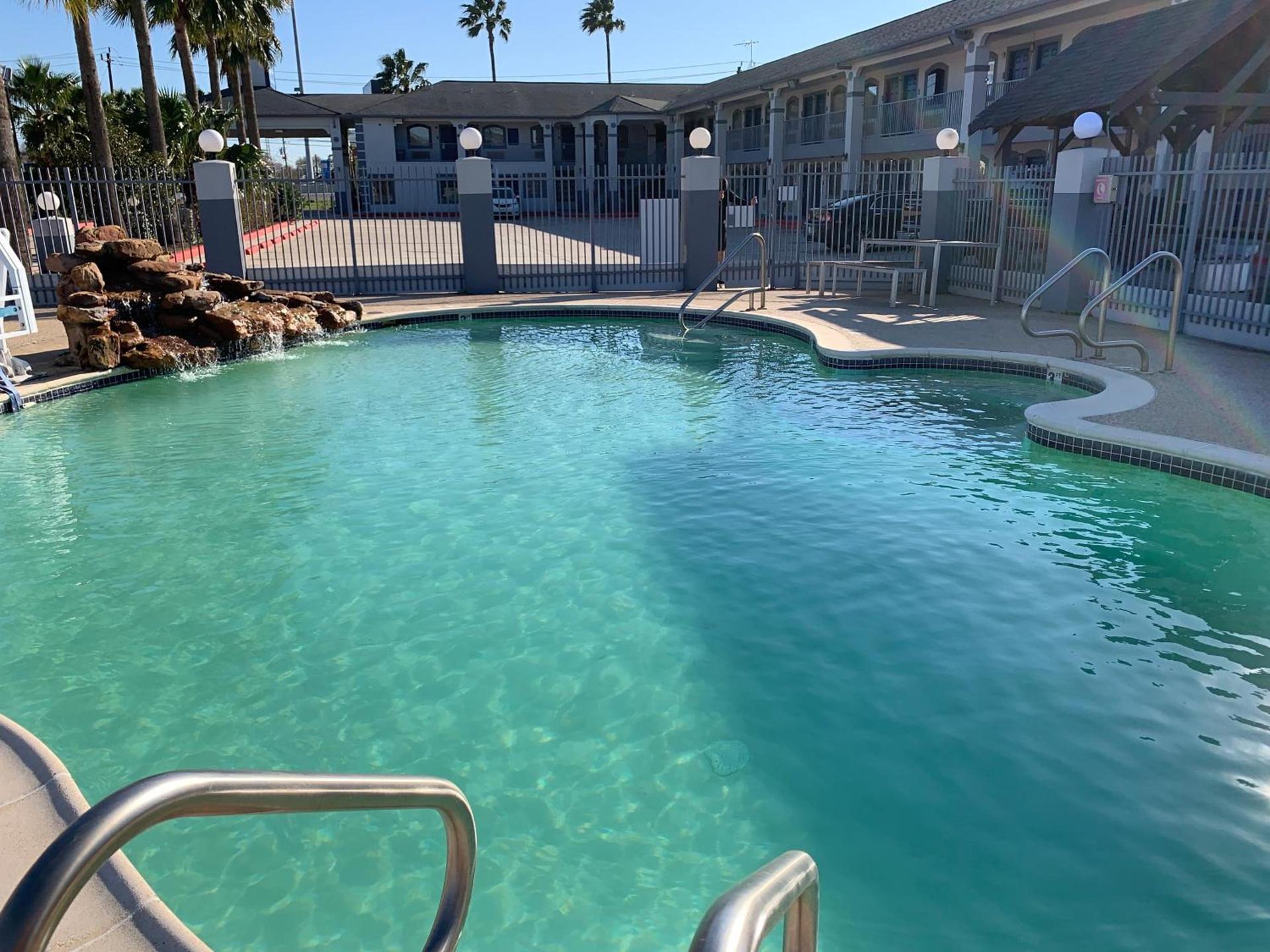 Sunrise Inn & Suites photo 30