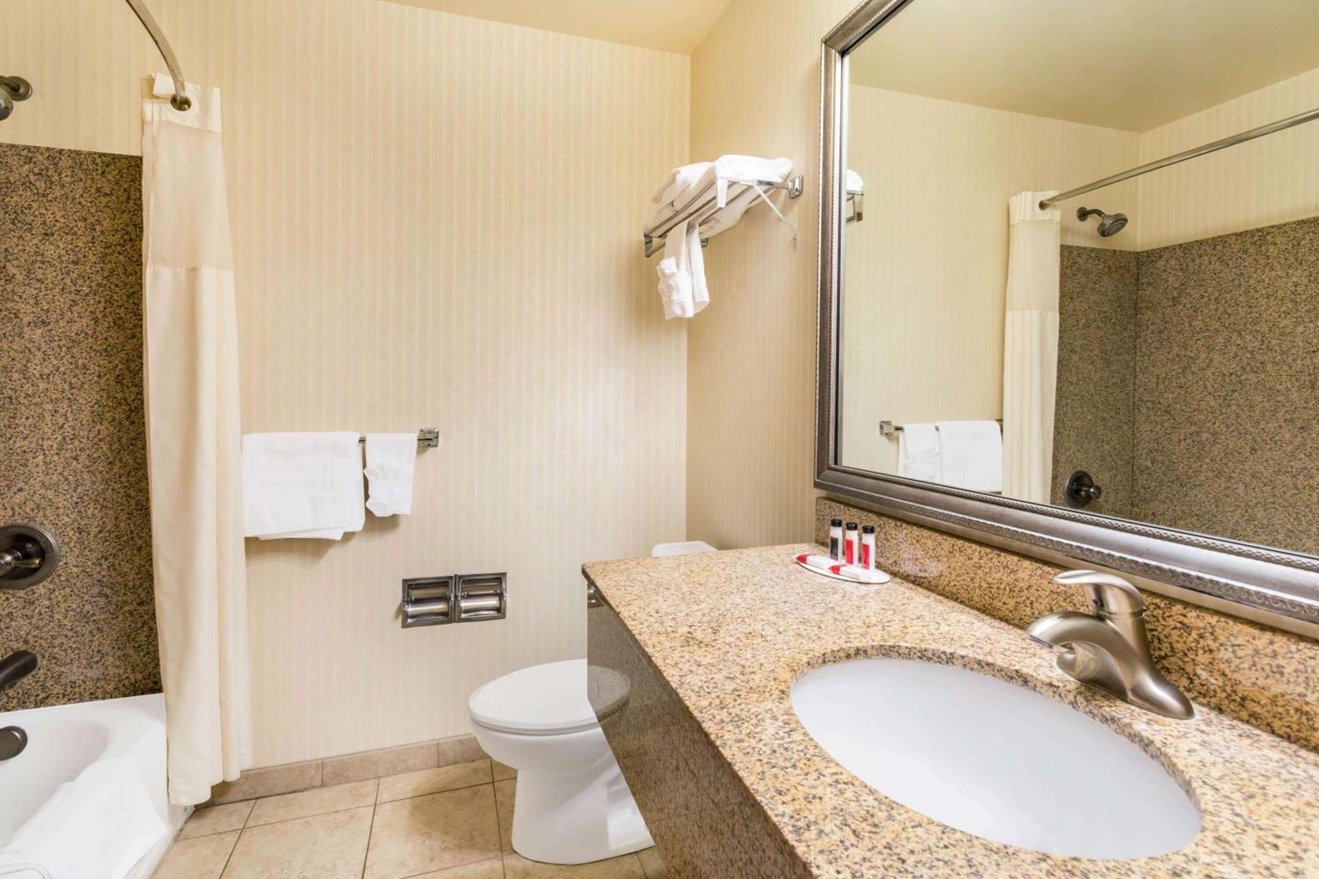 Baymont by Wyndham Fort Morgan photo 34