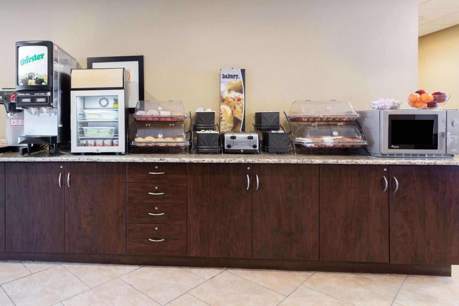 Microtel Inn & Suites by Wyndham Macon photo 8