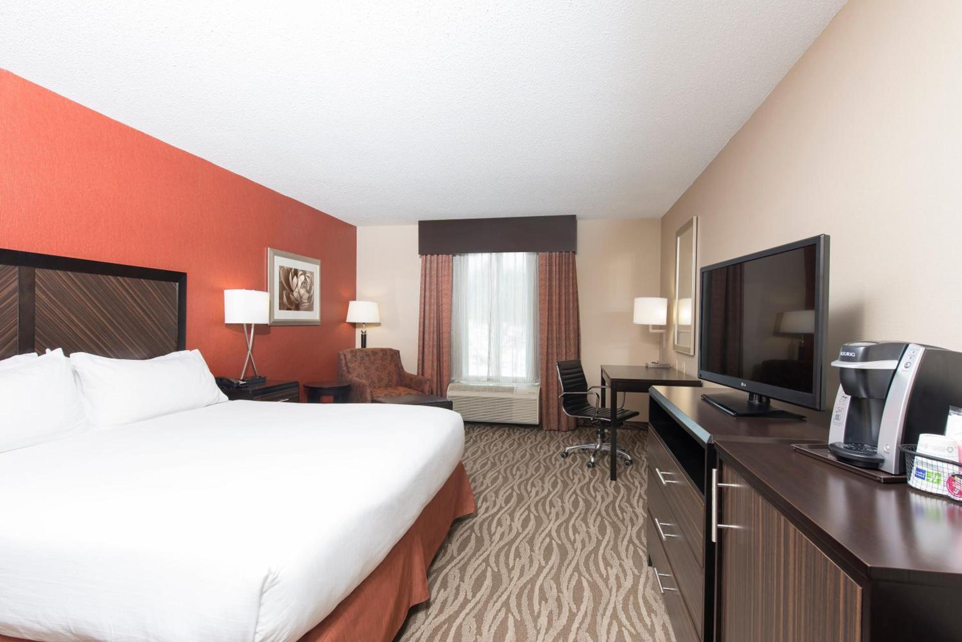Holiday Inn Express Hotel & Suites Grand Rapids-North by IHG photo 25