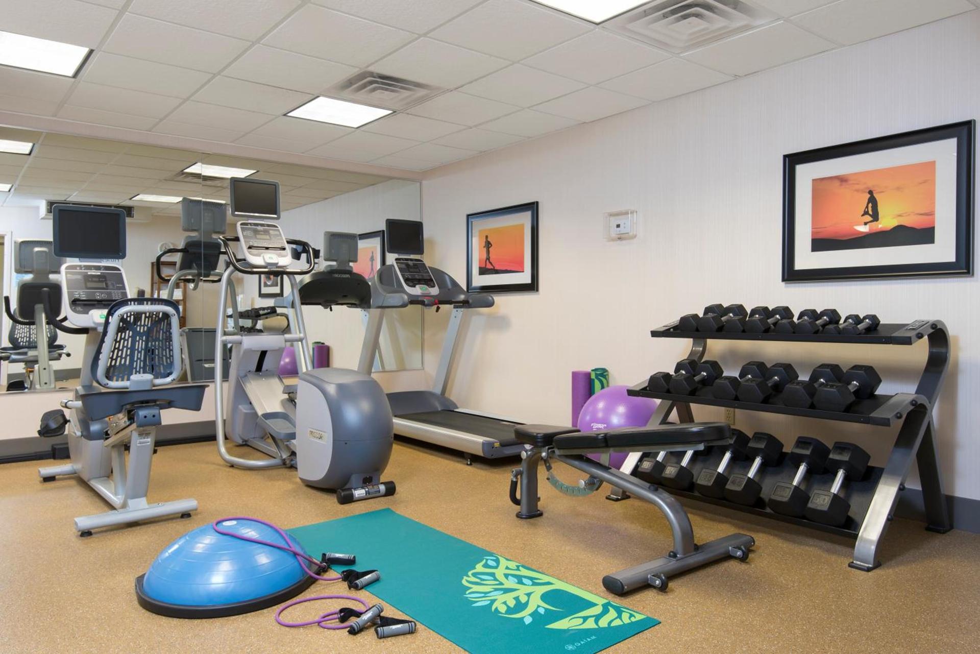 Holiday Inn Express Hotel & Suites Grand Rapids-North by IHG photo 11