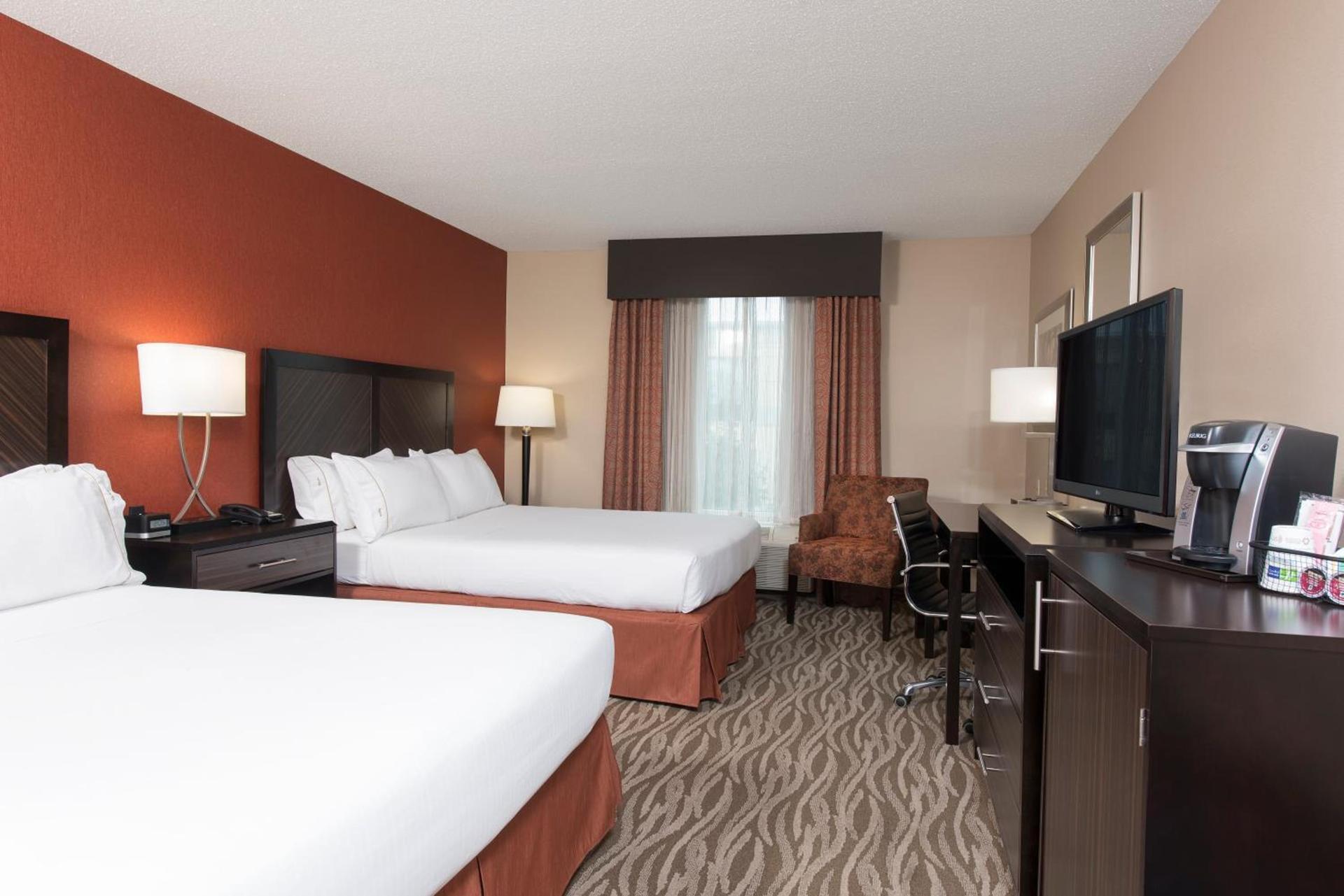 Holiday Inn Express Hotel & Suites Grand Rapids-North by IHG photo 26