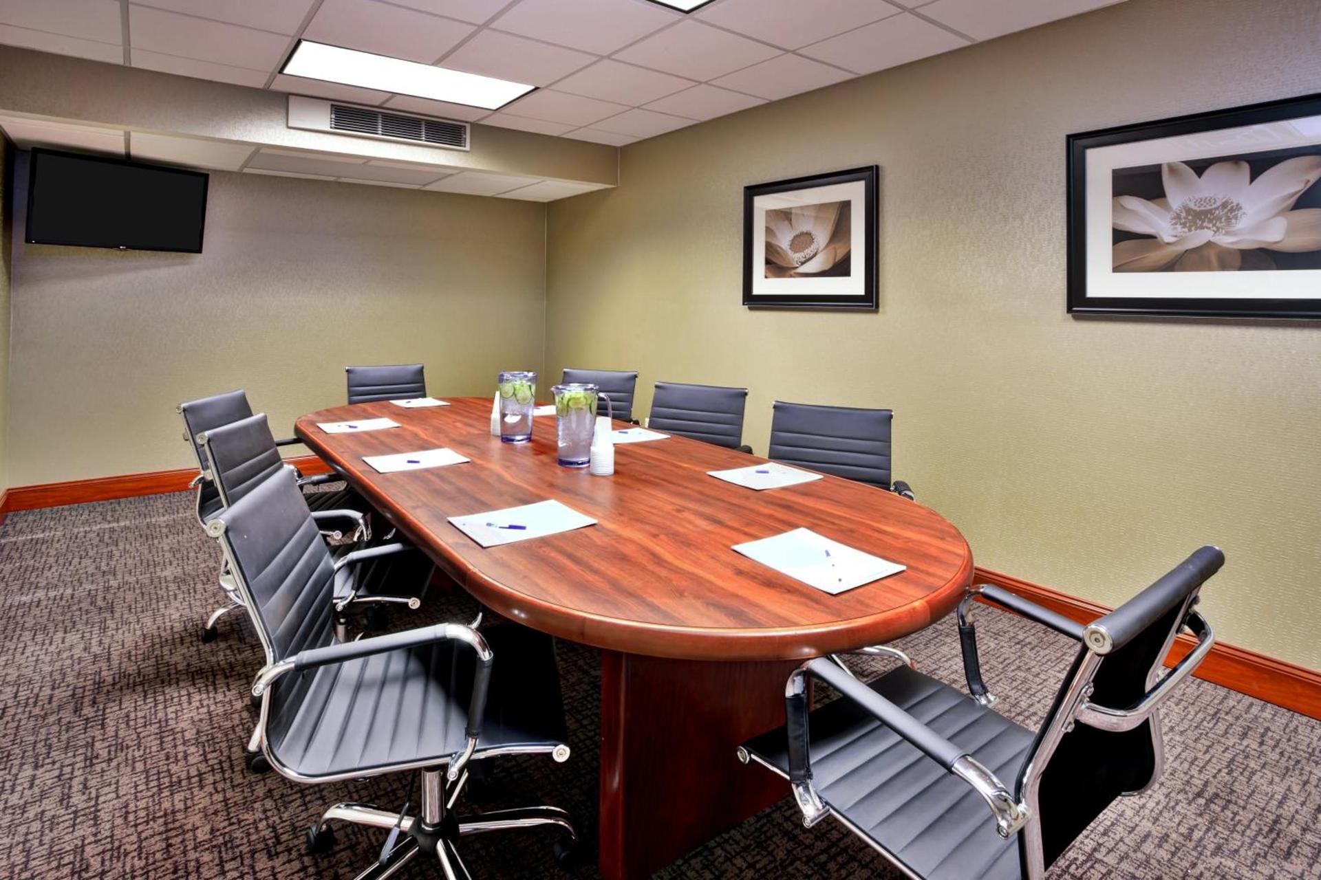 Holiday Inn Express Hotel & Suites Grand Rapids-North by IHG photo 20