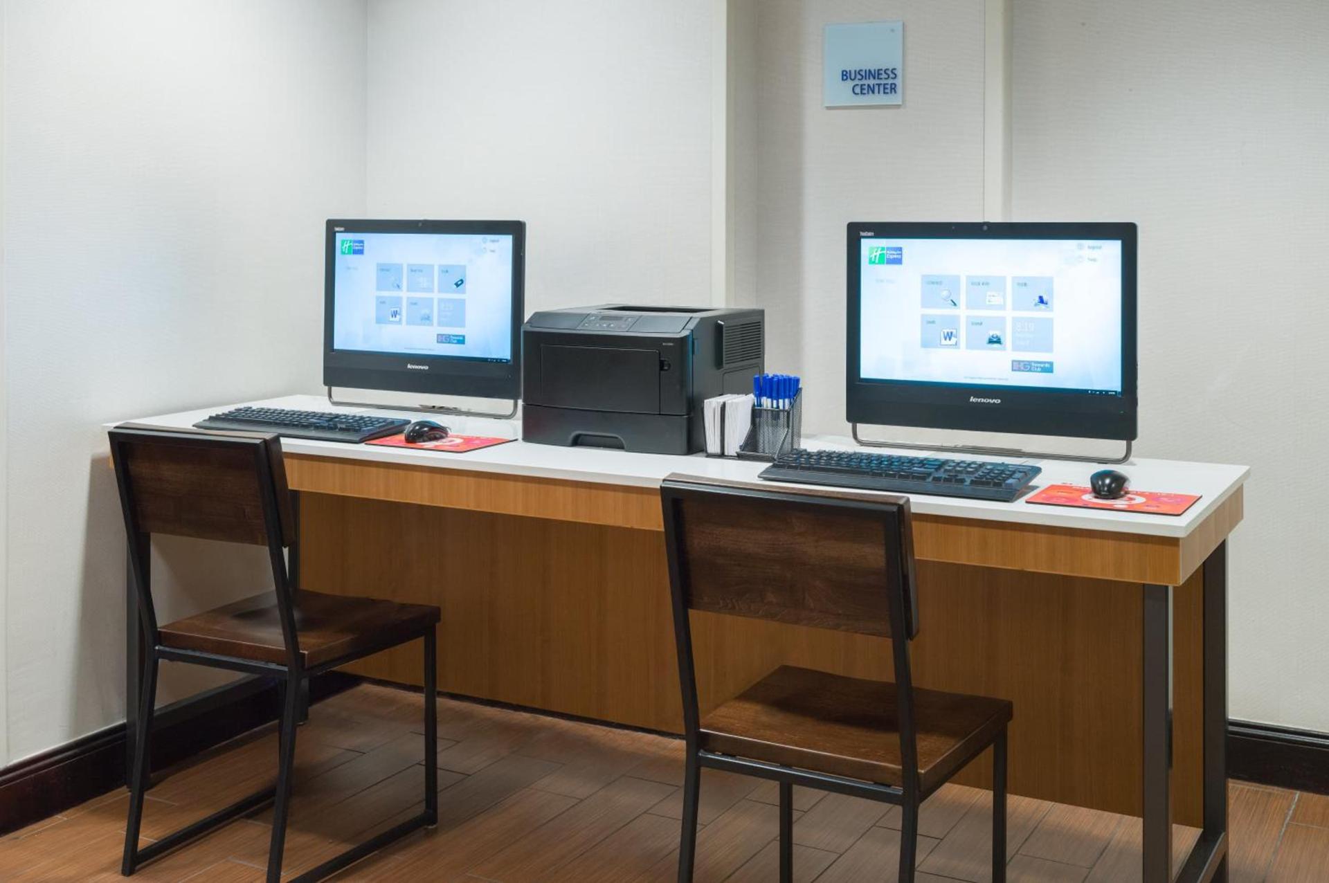 Holiday Inn Express - Times Square by IHG photo 38