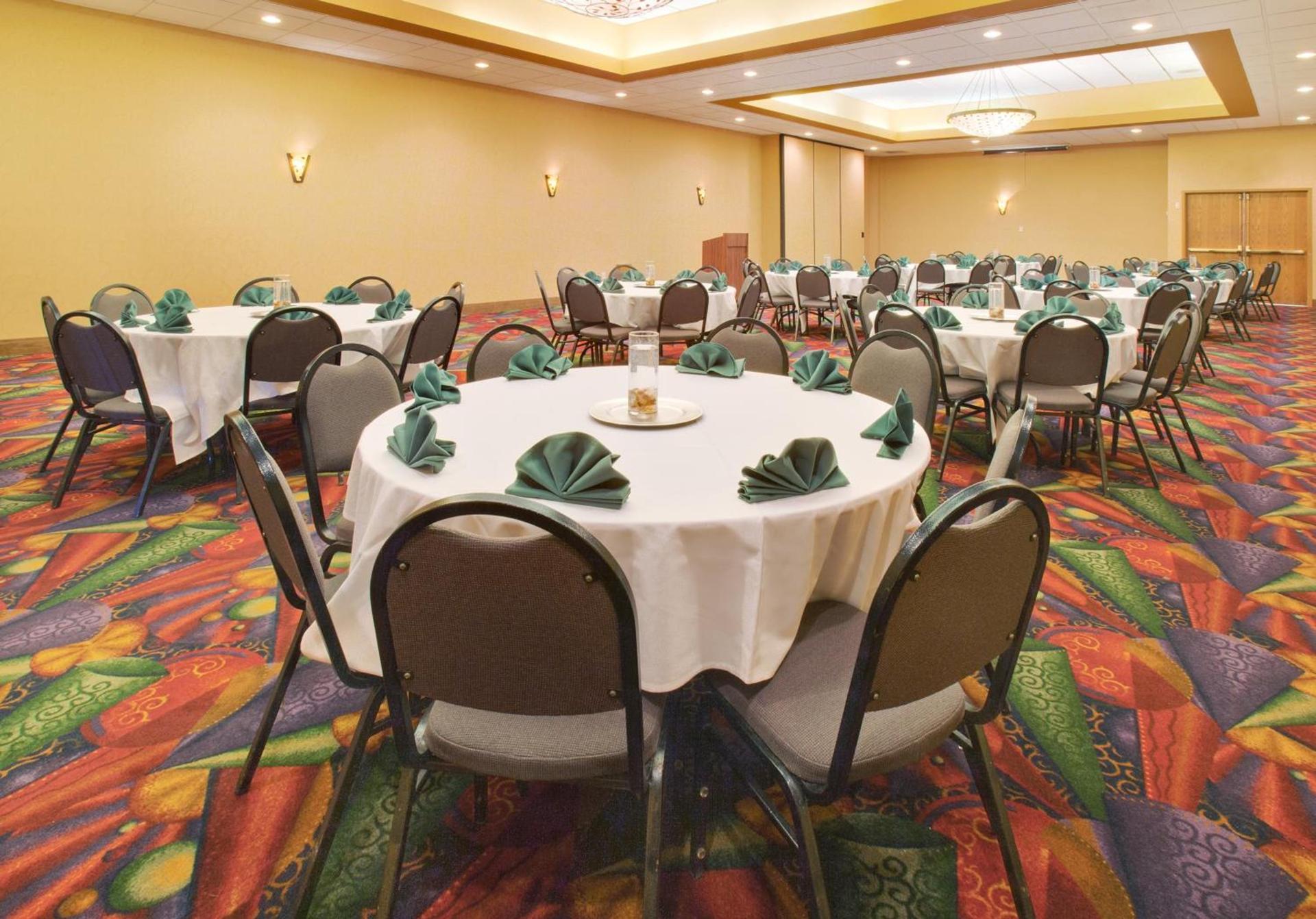 DoubleTree by Hilton Austin, MN photo 65