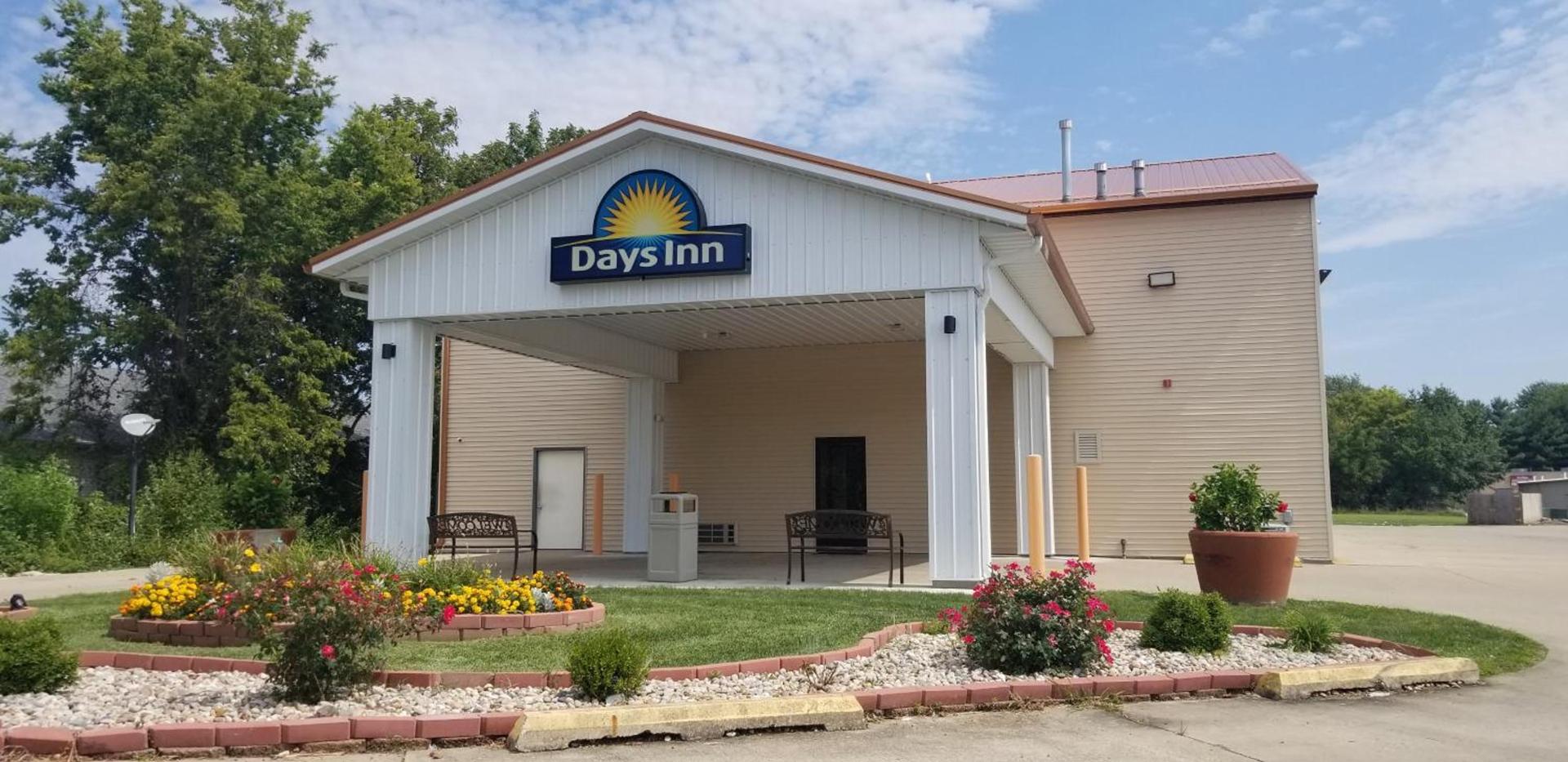 Days Inn by Wyndham Springfield photo 1