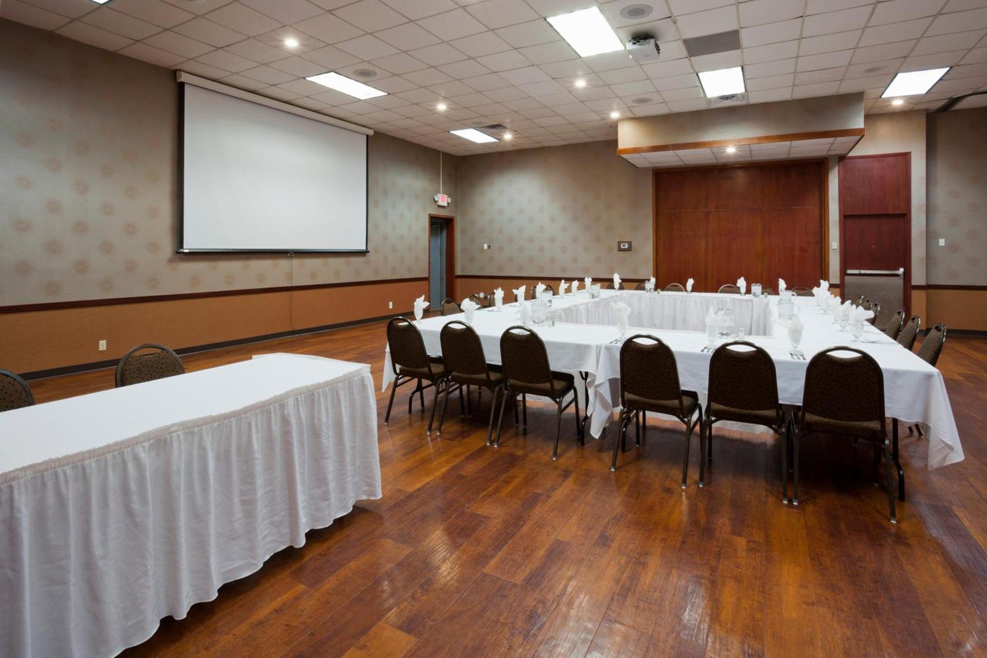 Alexandria Hotel & Conference Center photo 31