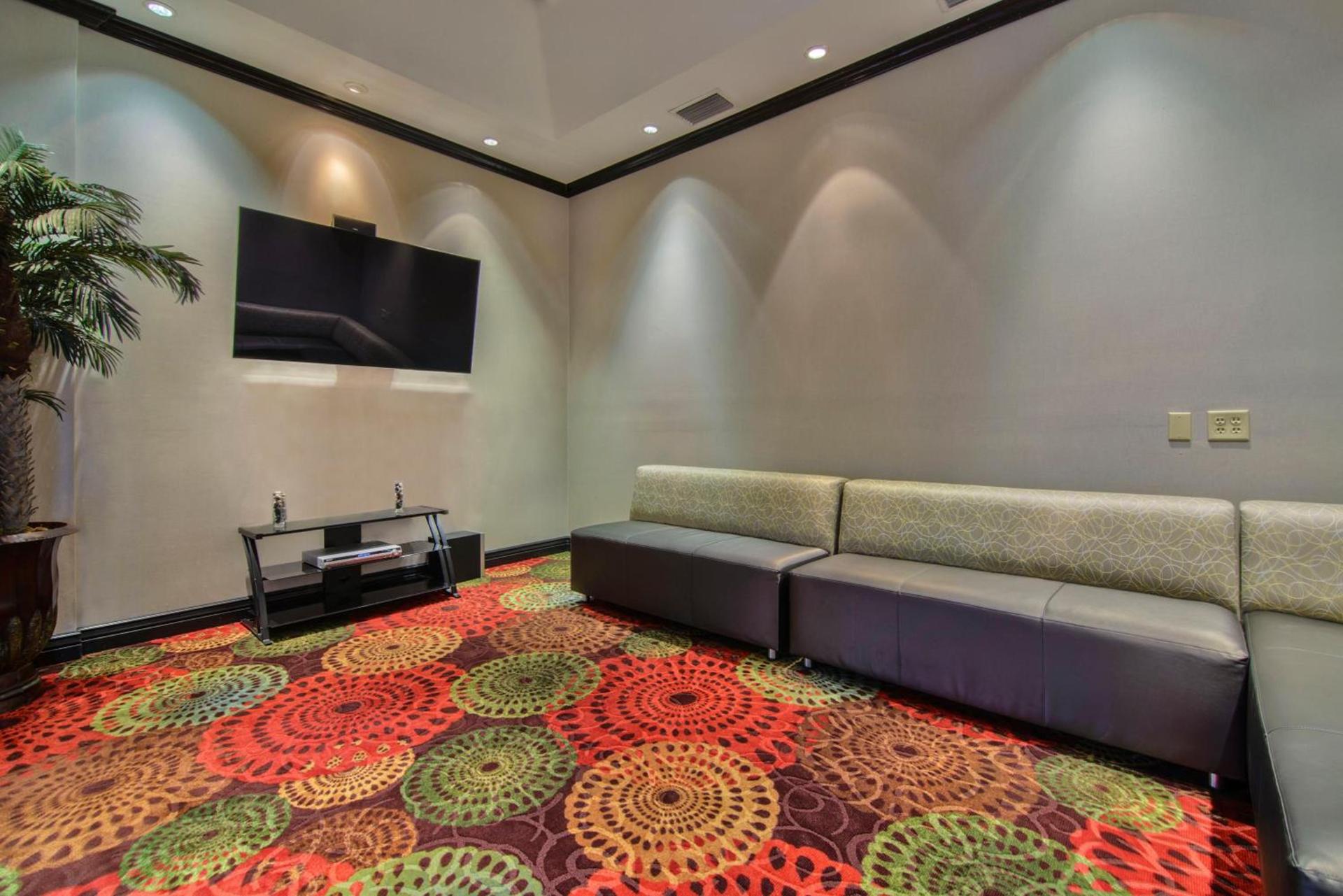Holiday Inn Arlington Northeast by IHG photo 3