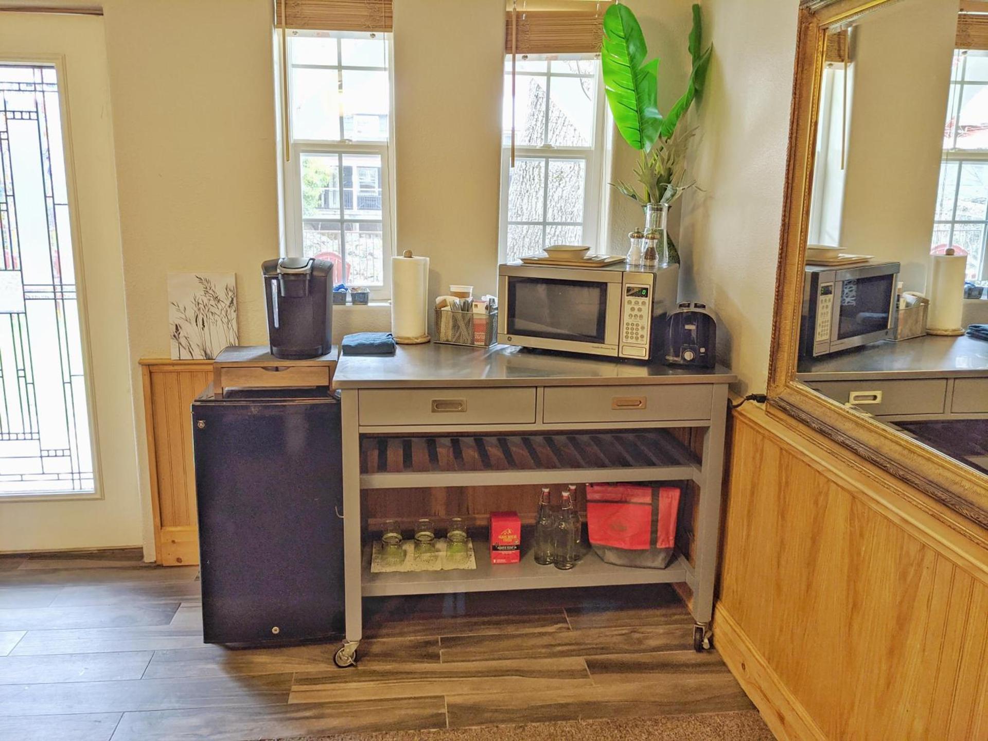 Carriage House Inn photo 8