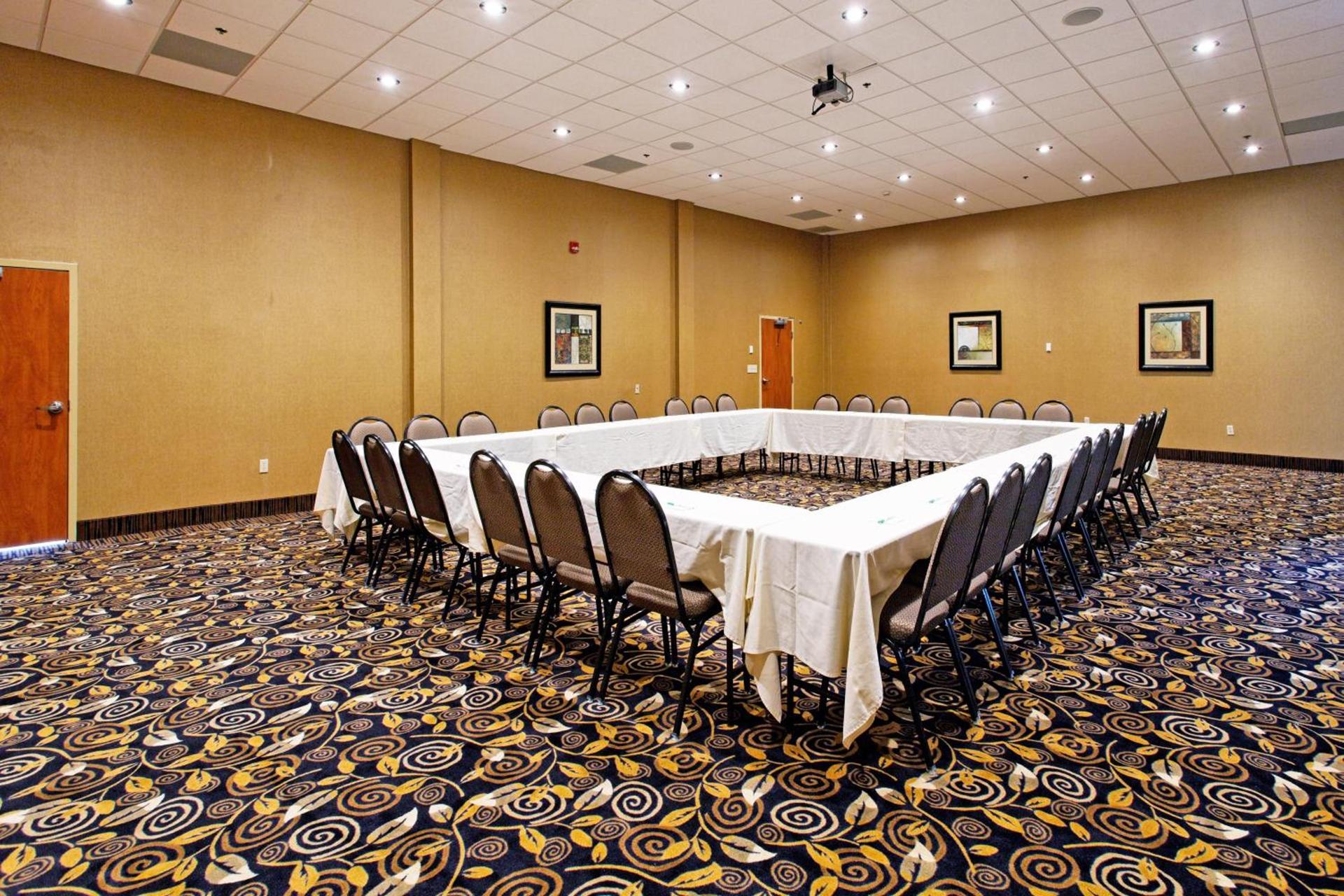 Holiday Inn Hotels Batesville by IHG photo 14