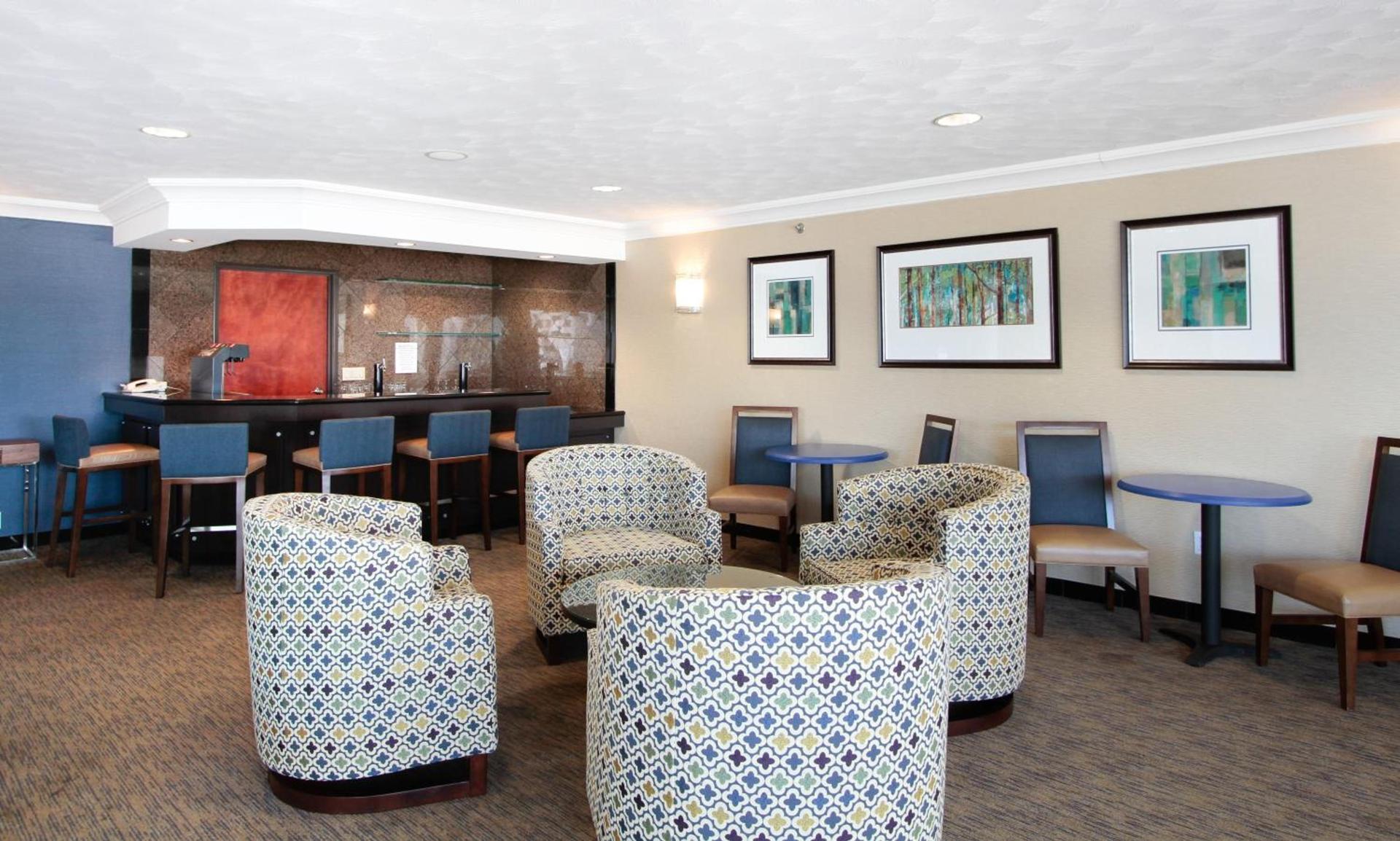 Holiday Inn Express - Downtown San Diego by IHG photo 8