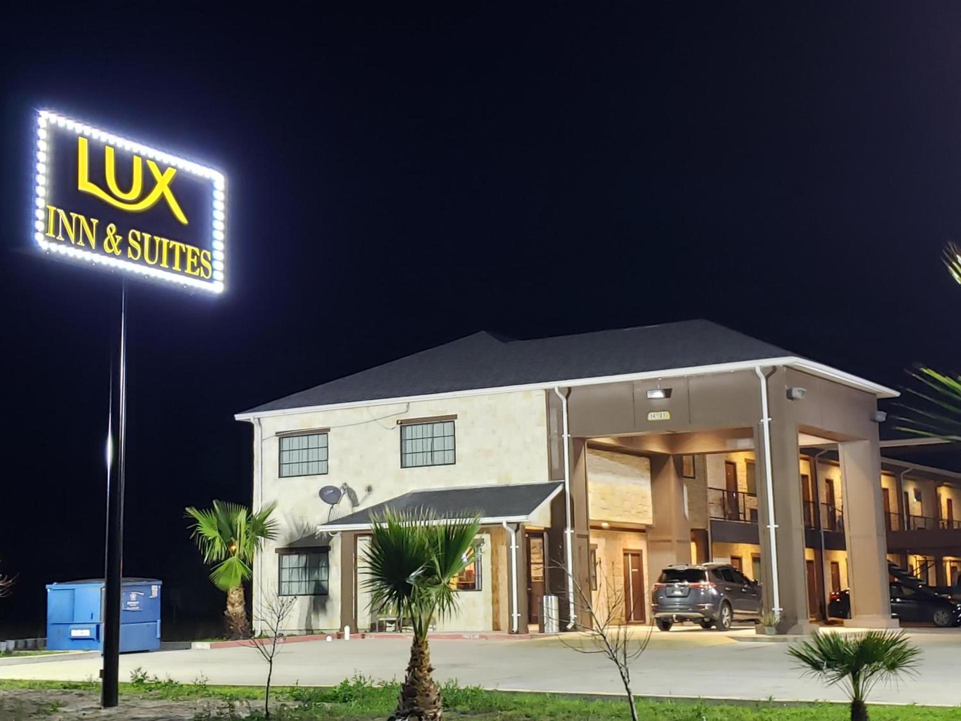 Lux Inn and Suites photo 2