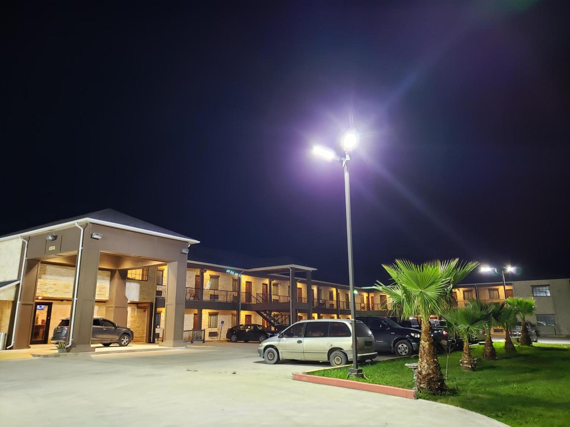 Lux Inn and Suites photo 7