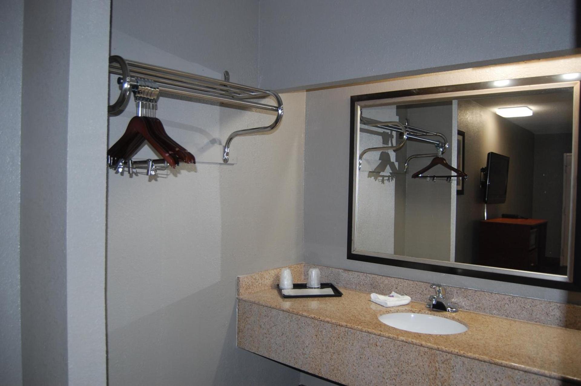 Motel 6-Tupelo, MS - Downtown photo 39