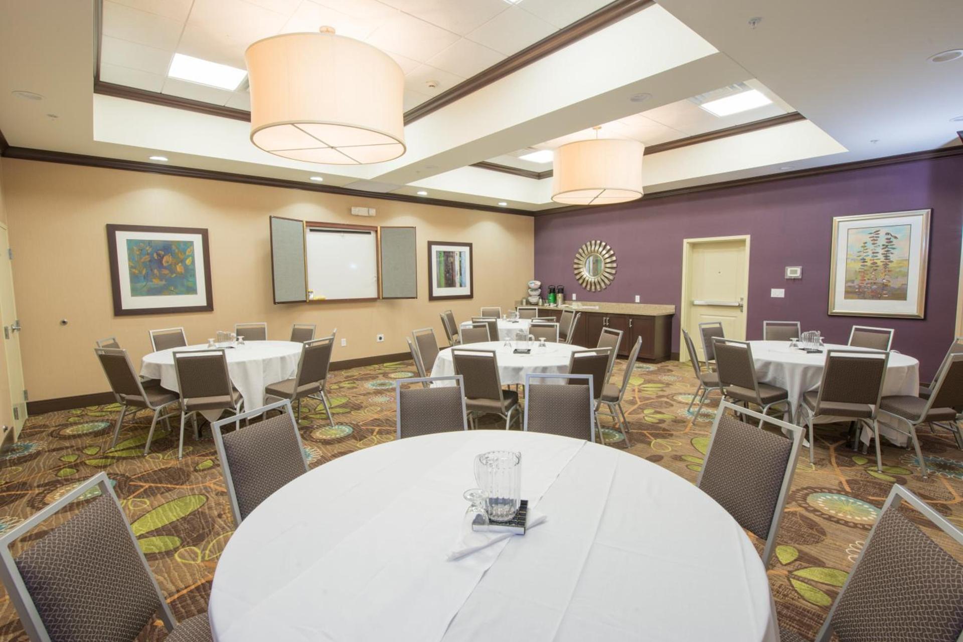 Holiday Inn Bismarck by IHG photo 61