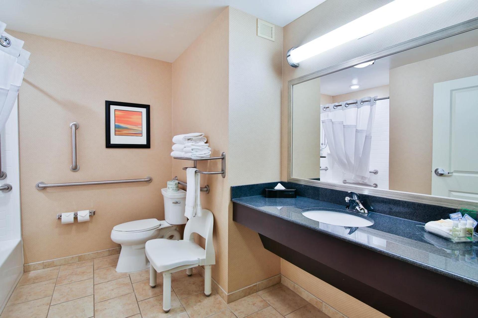 Holiday Inn Bismarck by IHG photo 68