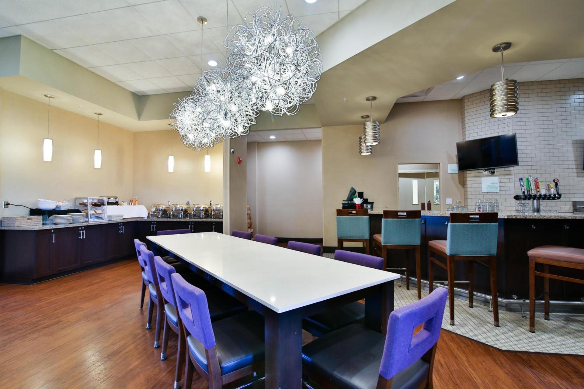 Holiday Inn Bismarck by IHG photo 41