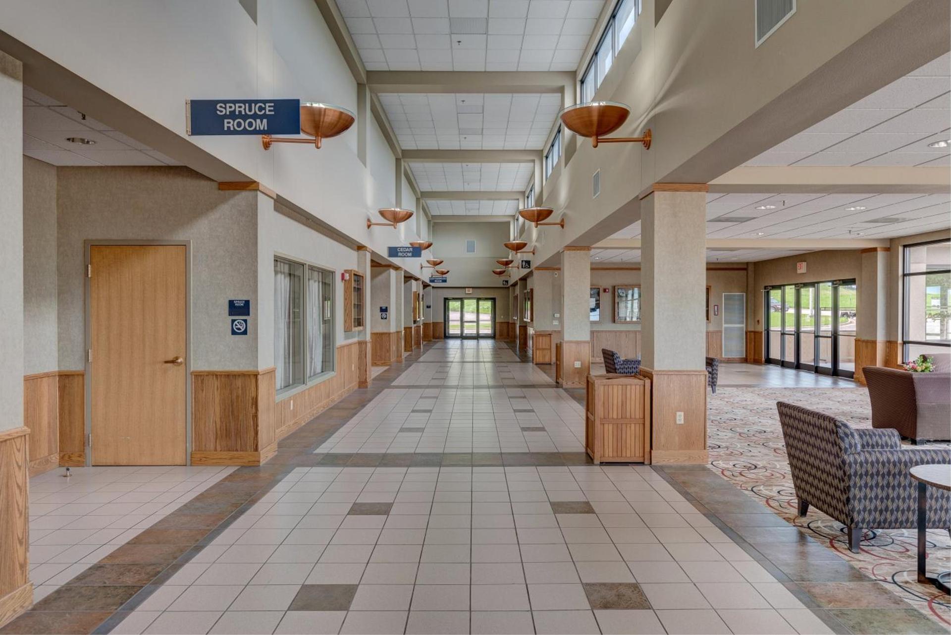 Holiday Inn Spearfish-Convention Center by IHG photo 2
