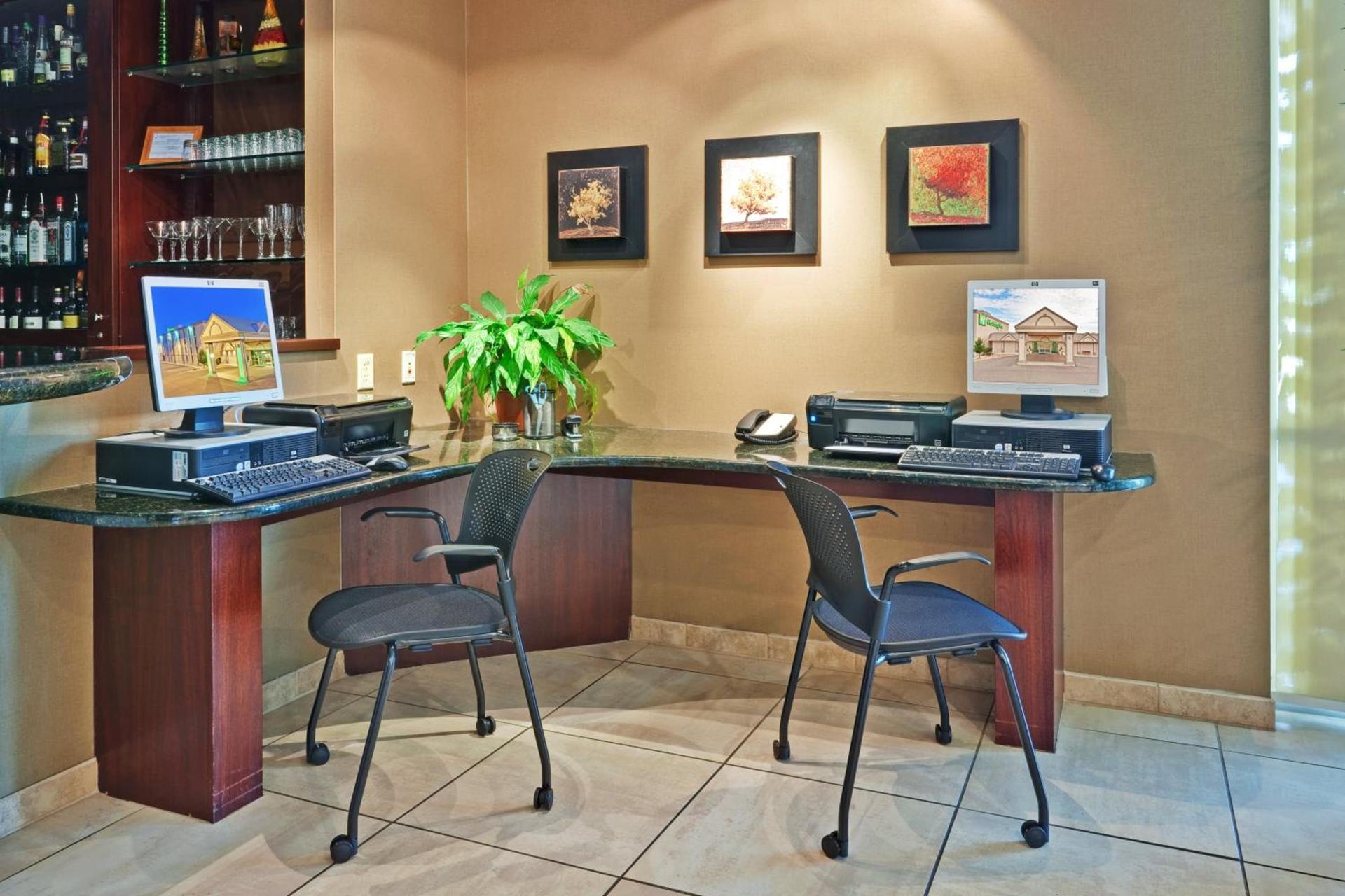 Holiday Inn Bloomington-University Area by IHG photo 12