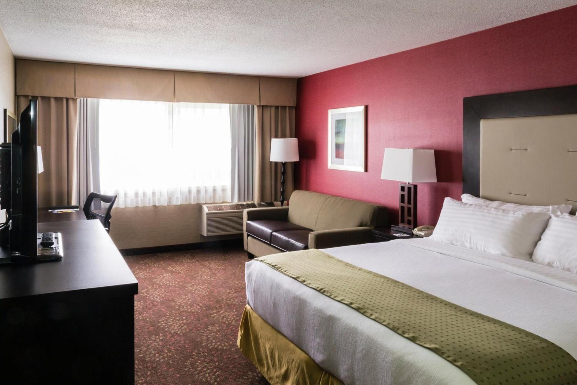 Holiday Inn Express Big Rapids by IHG photo 15