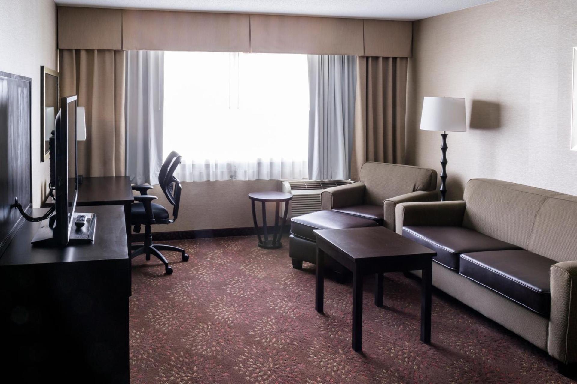 Holiday Inn Express Big Rapids by IHG photo 17